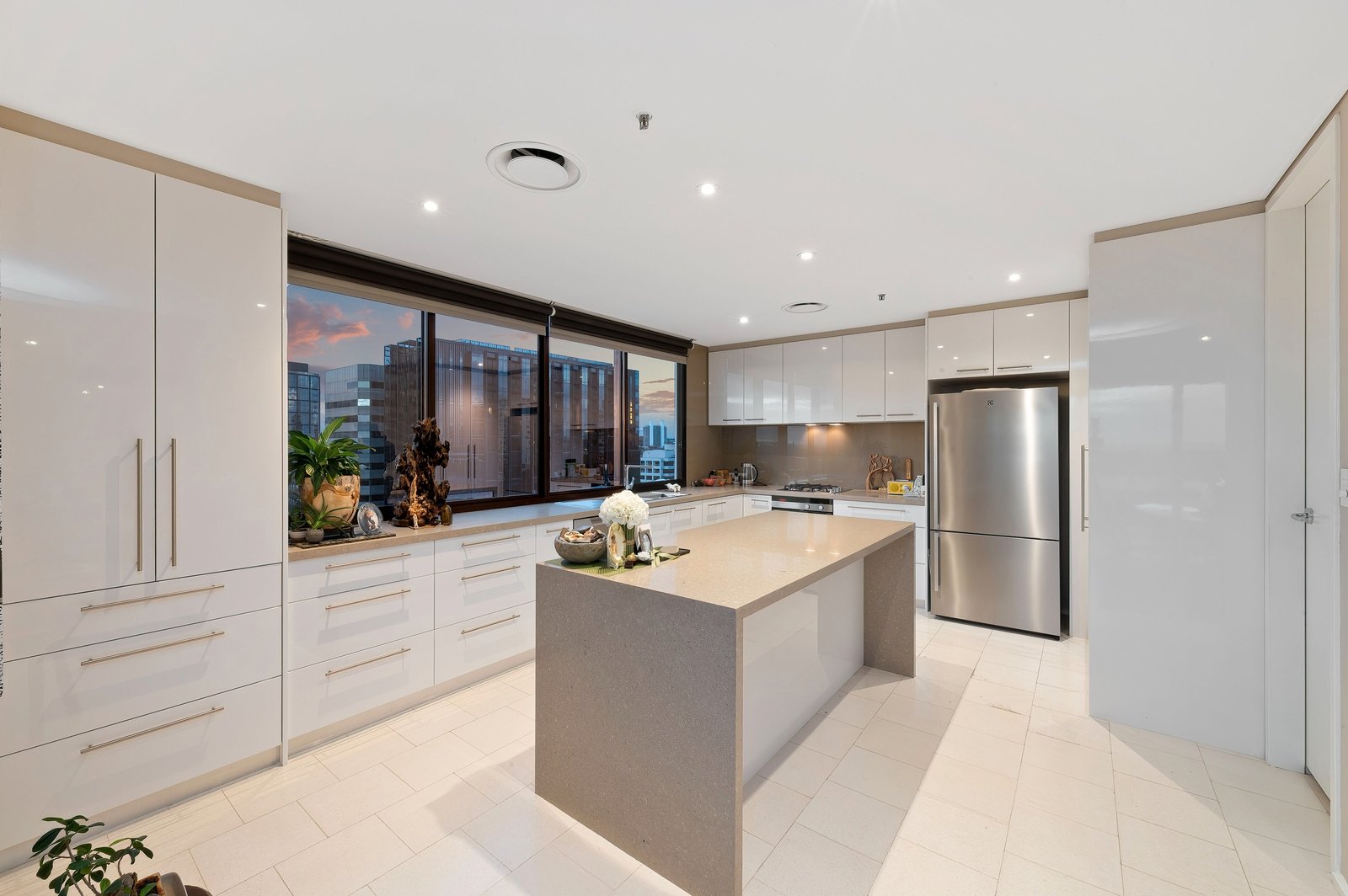 11A/29 Queens Road, Melbourne image 5