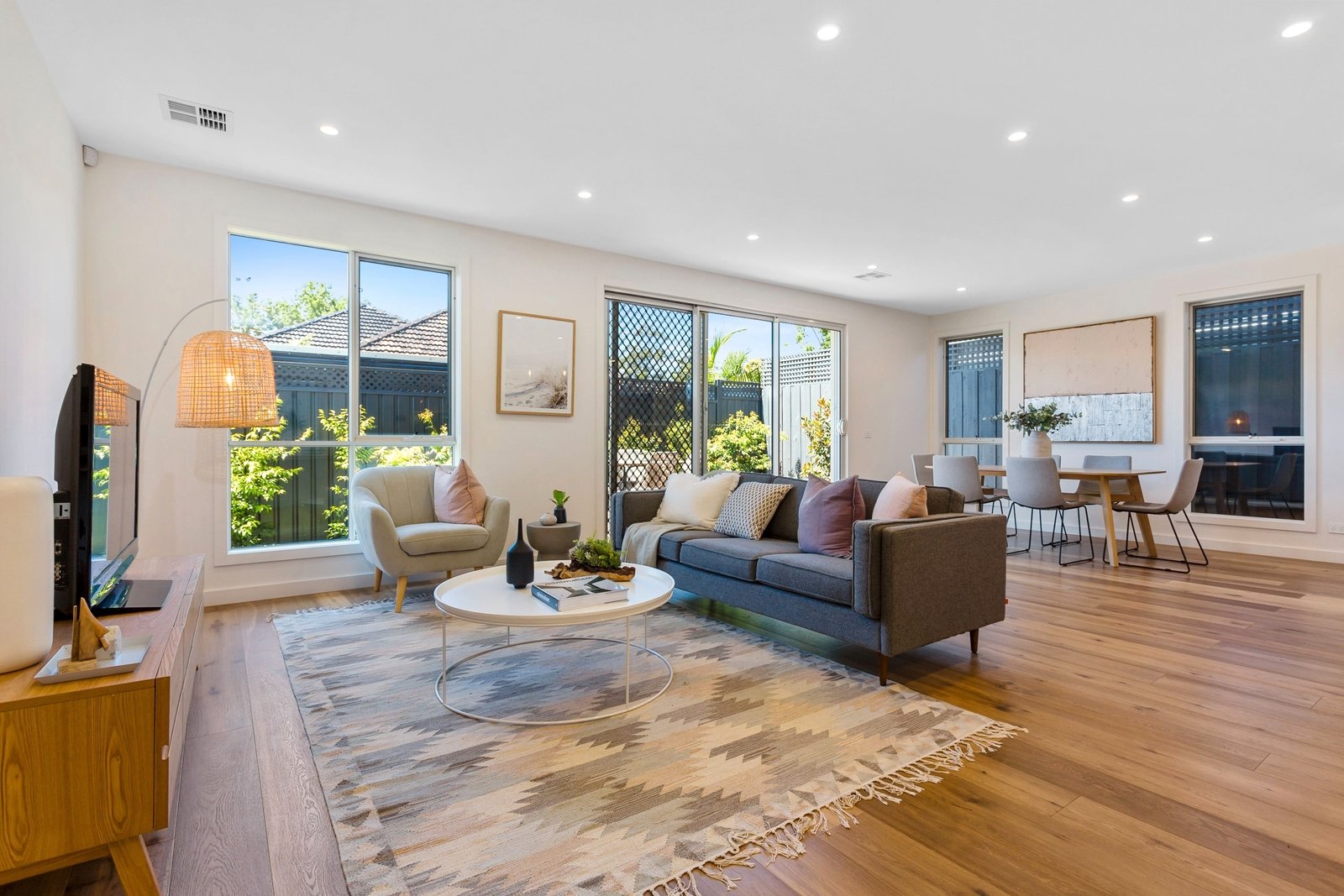 Property Gallery Thumbnail 6