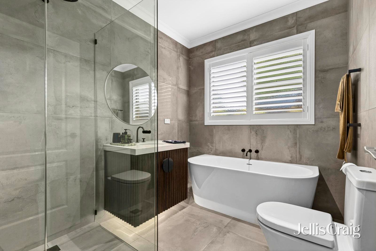 12-13 Shire Court, Highton image 5