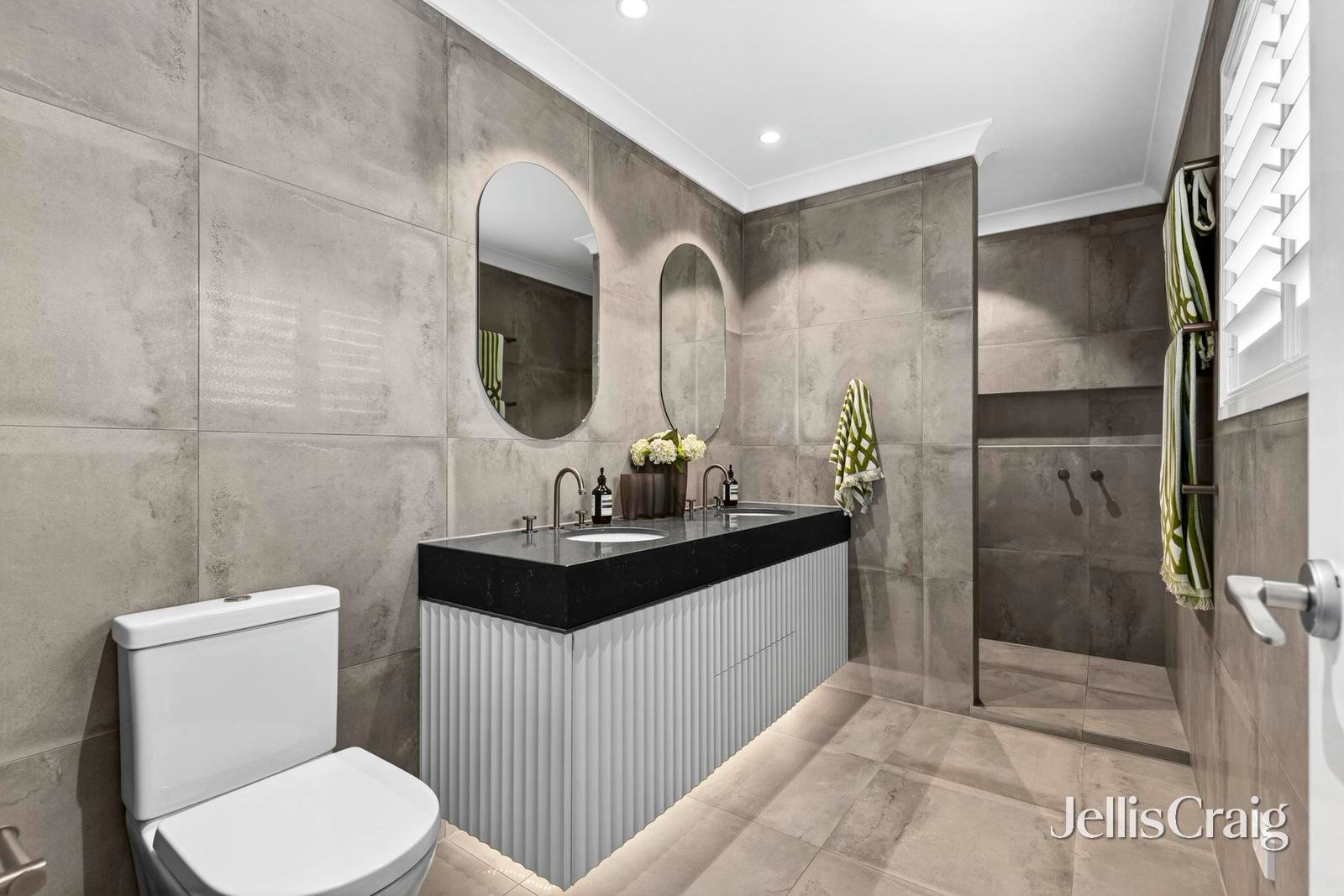 12-13 Shire Court, Highton image 11