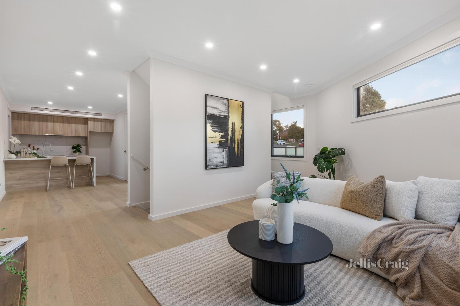 1/2-4 Doynton Parade, Mount Waverley image 2
