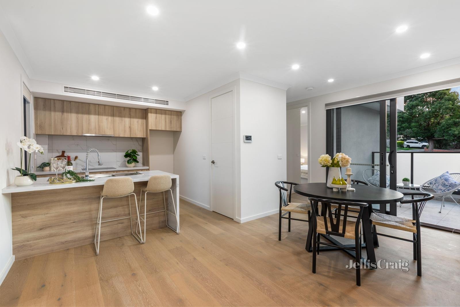 1/2-4 Doynton Parade, Mount Waverley image 3