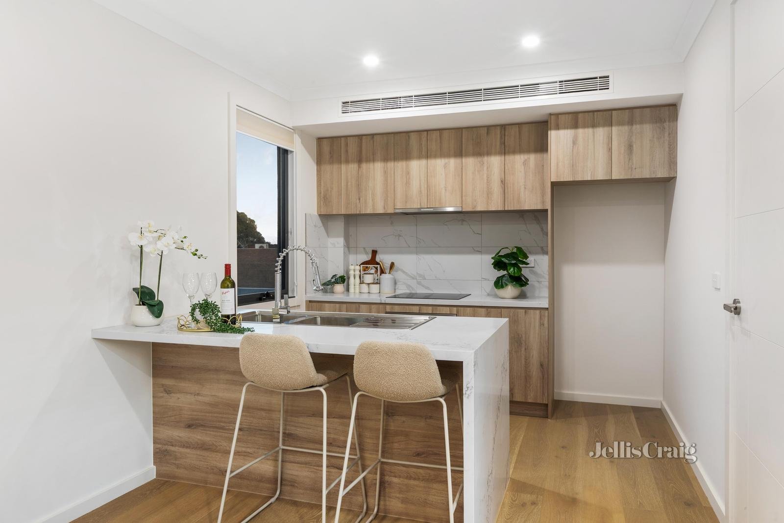 1/2-4 Doynton Parade, Mount Waverley image 4