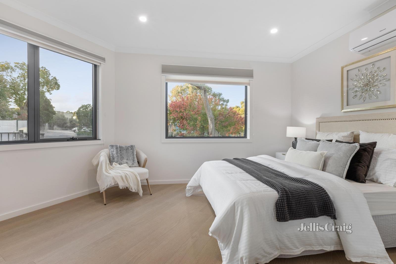 1/2-4 Doynton Parade, Mount Waverley image 7
