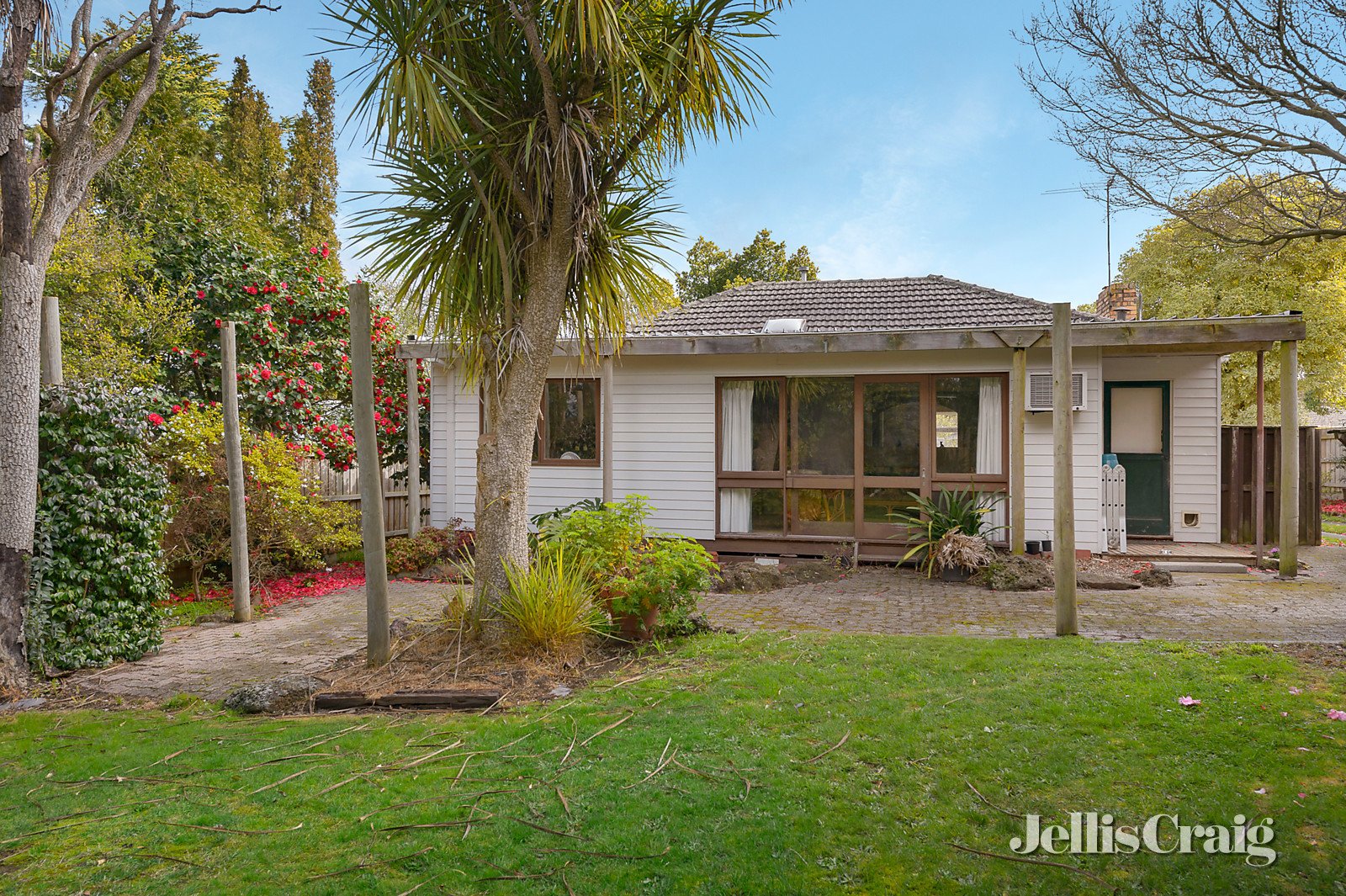 12 Ainslie Park Avenue, Croydon image 4