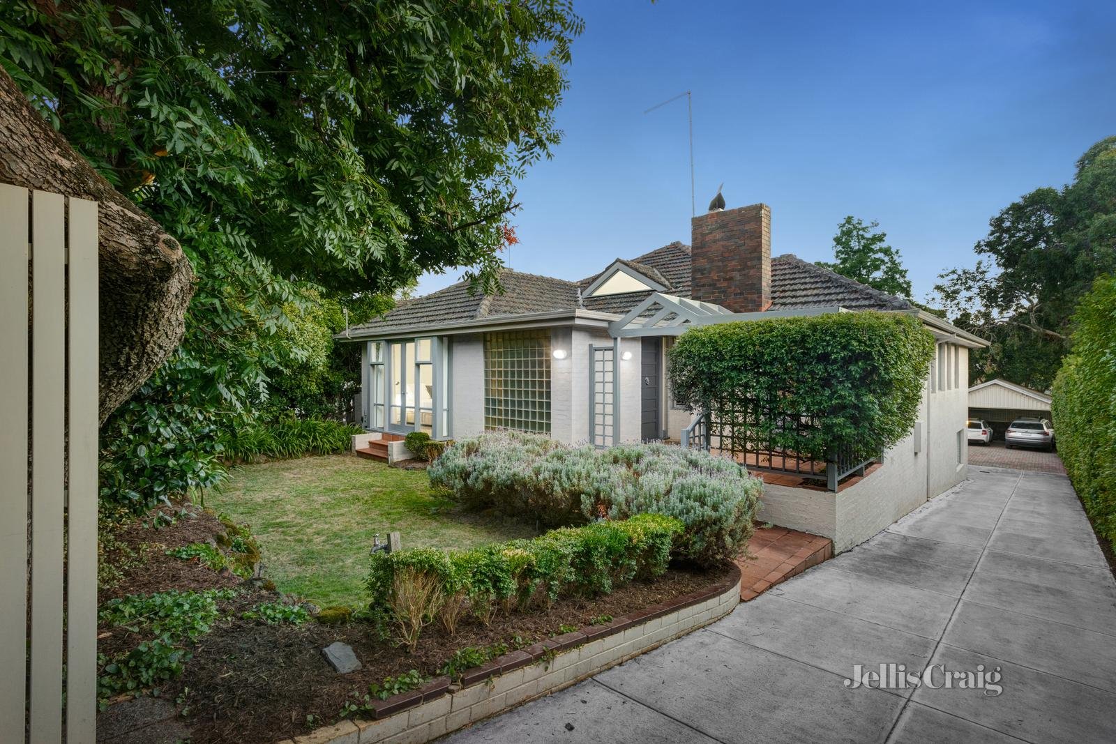 12 Airedale Avenue, Hawthorn East image 2