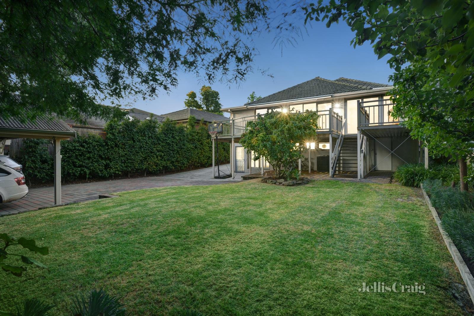 12 Airedale Avenue, Hawthorn East image 14