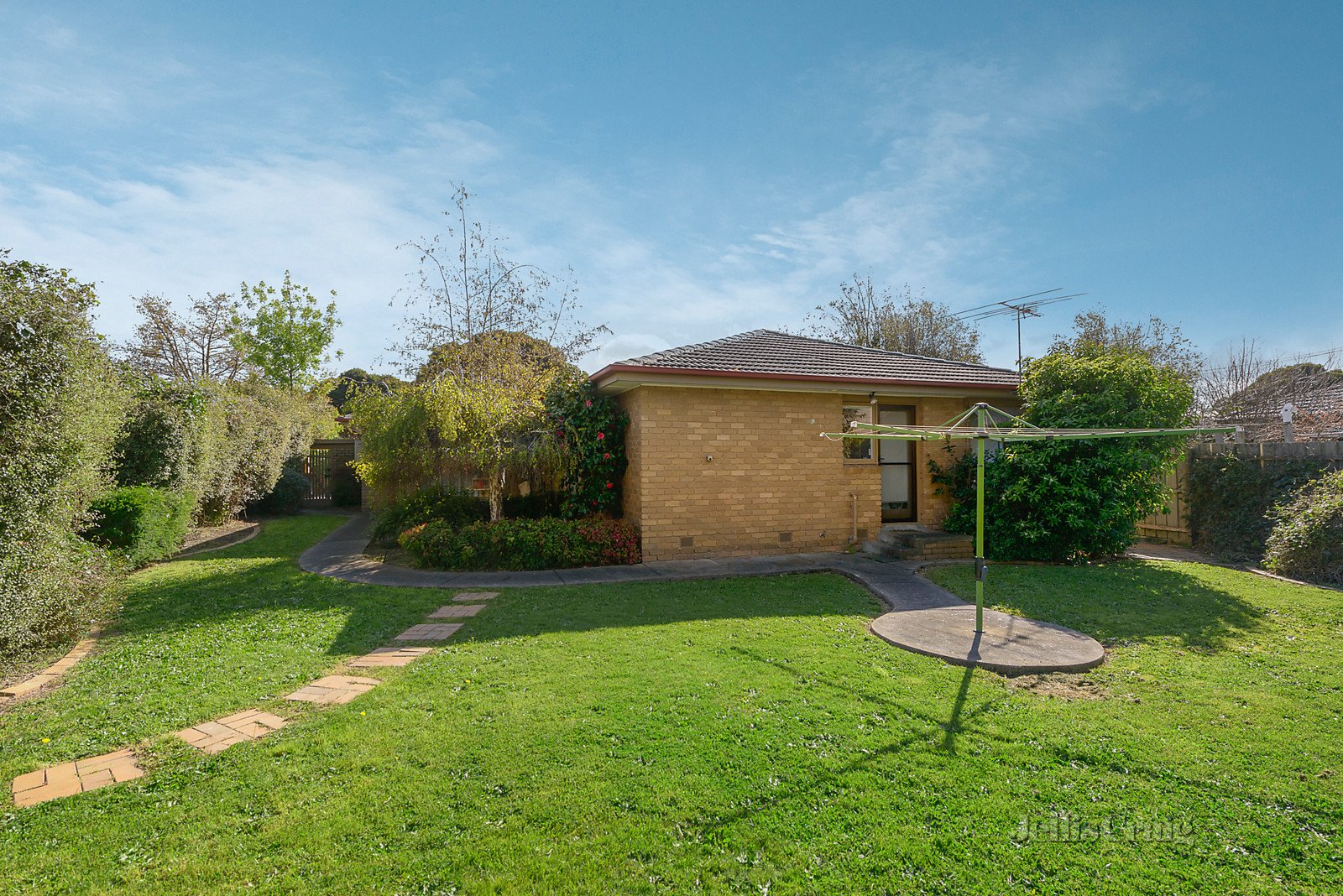 12 Aldrin Drive, Mount Waverley image 5