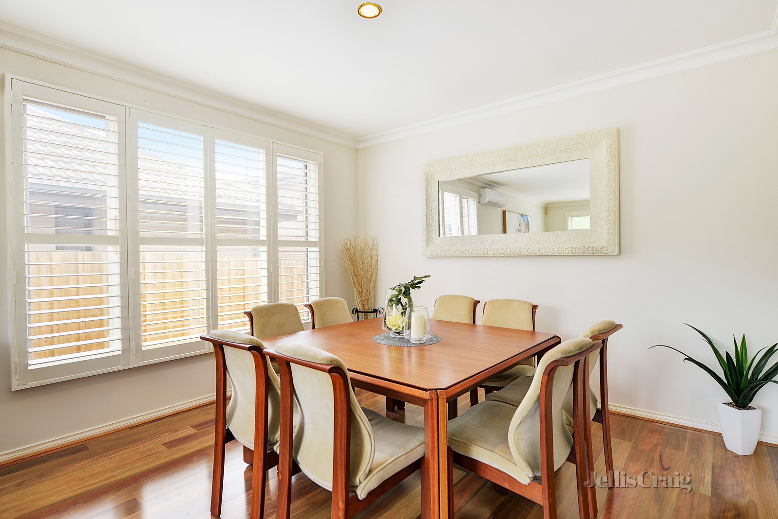 1/2 Altona Court, Doncaster East image 5