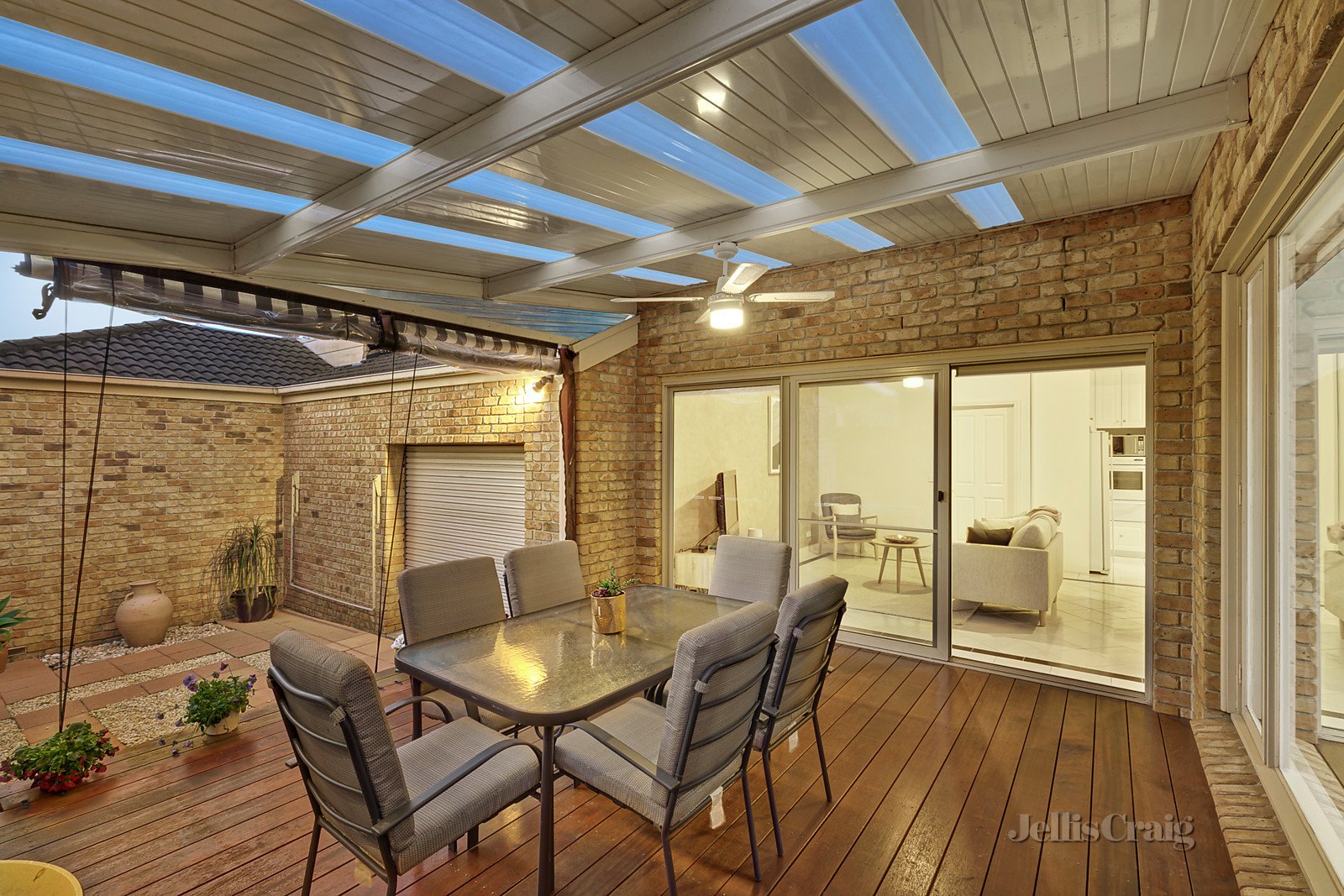 1/2 Altona Court, Doncaster East image 9