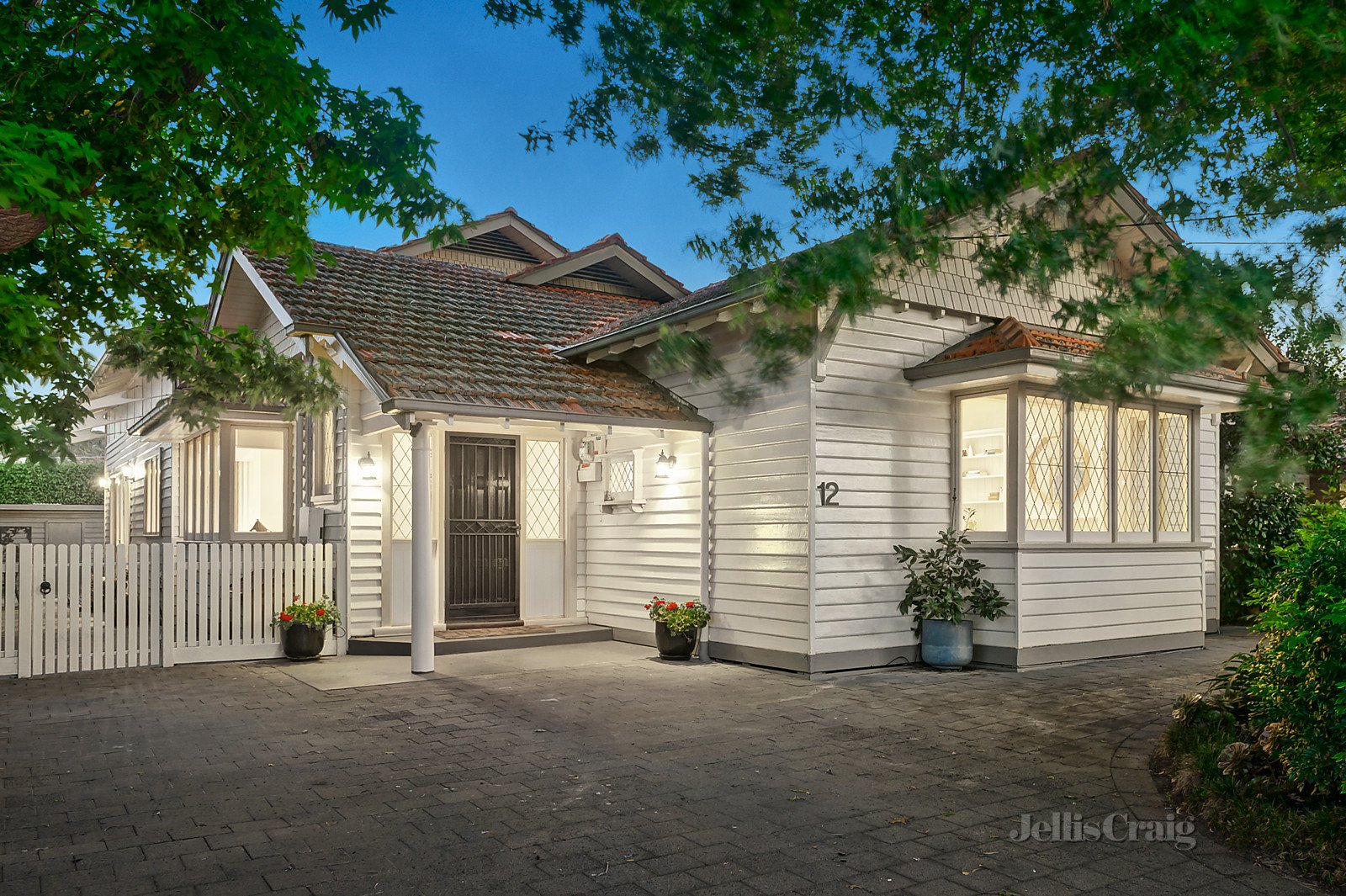 12 Amiens Street, Hampton image 1