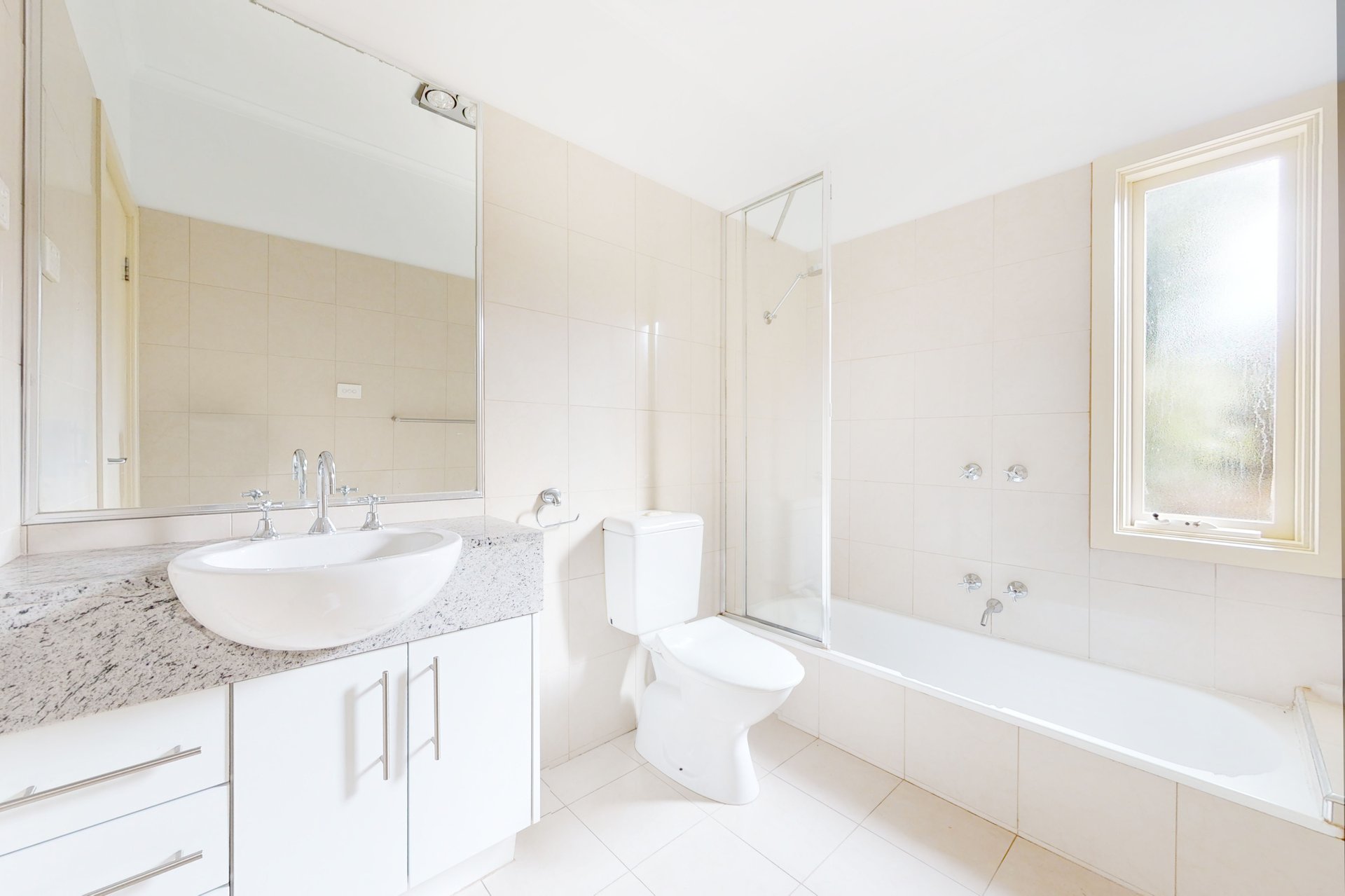 1/2 Anfield Court, Malvern East image 7