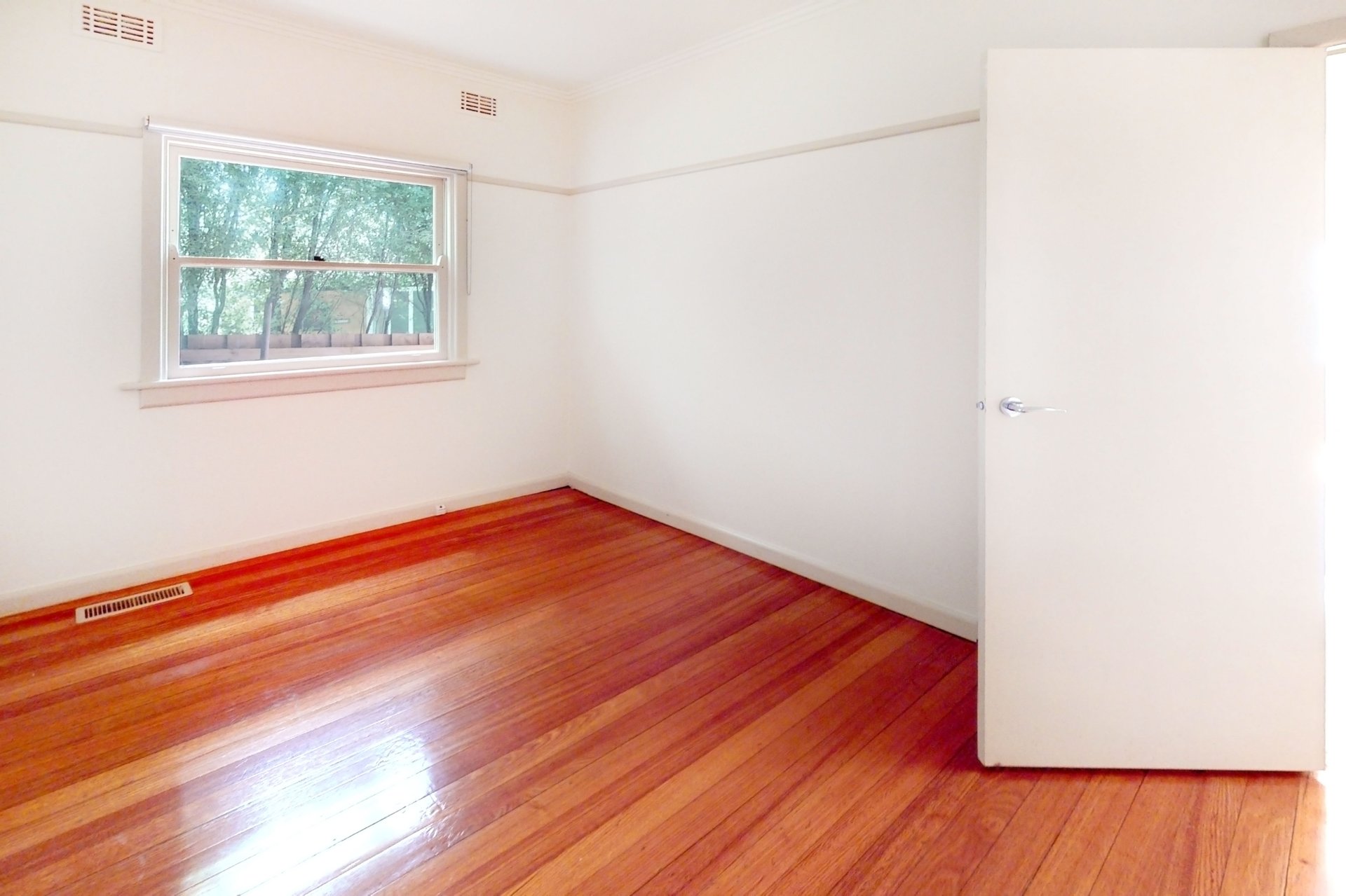 1/2 Anfield Court, Malvern East image 4