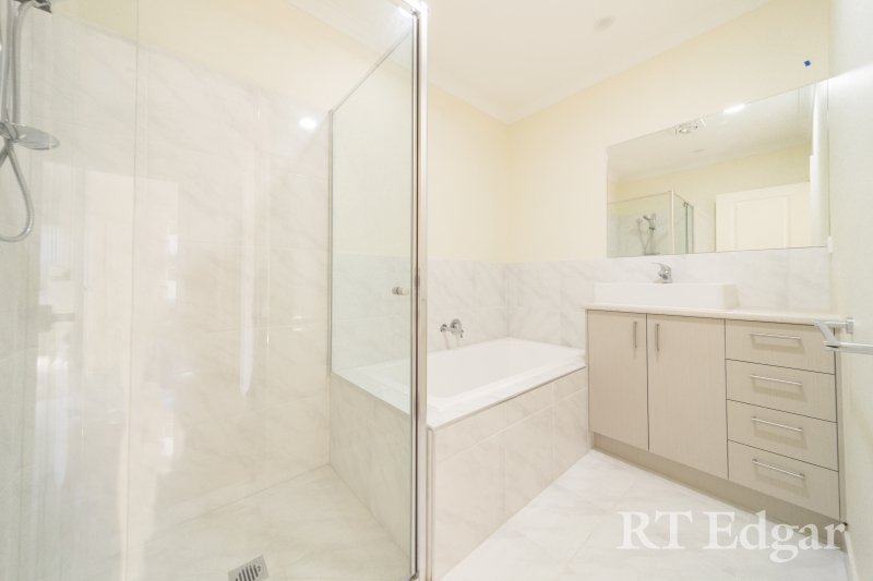 Property Gallery Thumbnail 3