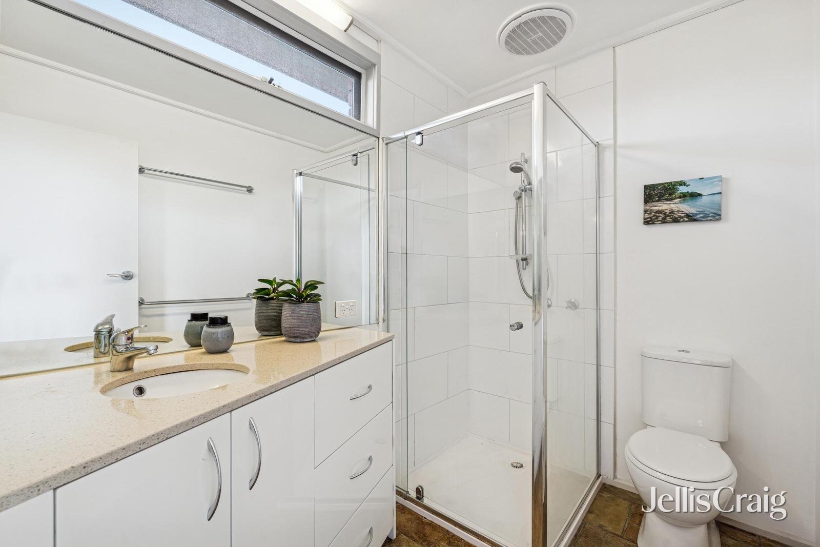 12 Arcady Grove, Vermont image 9