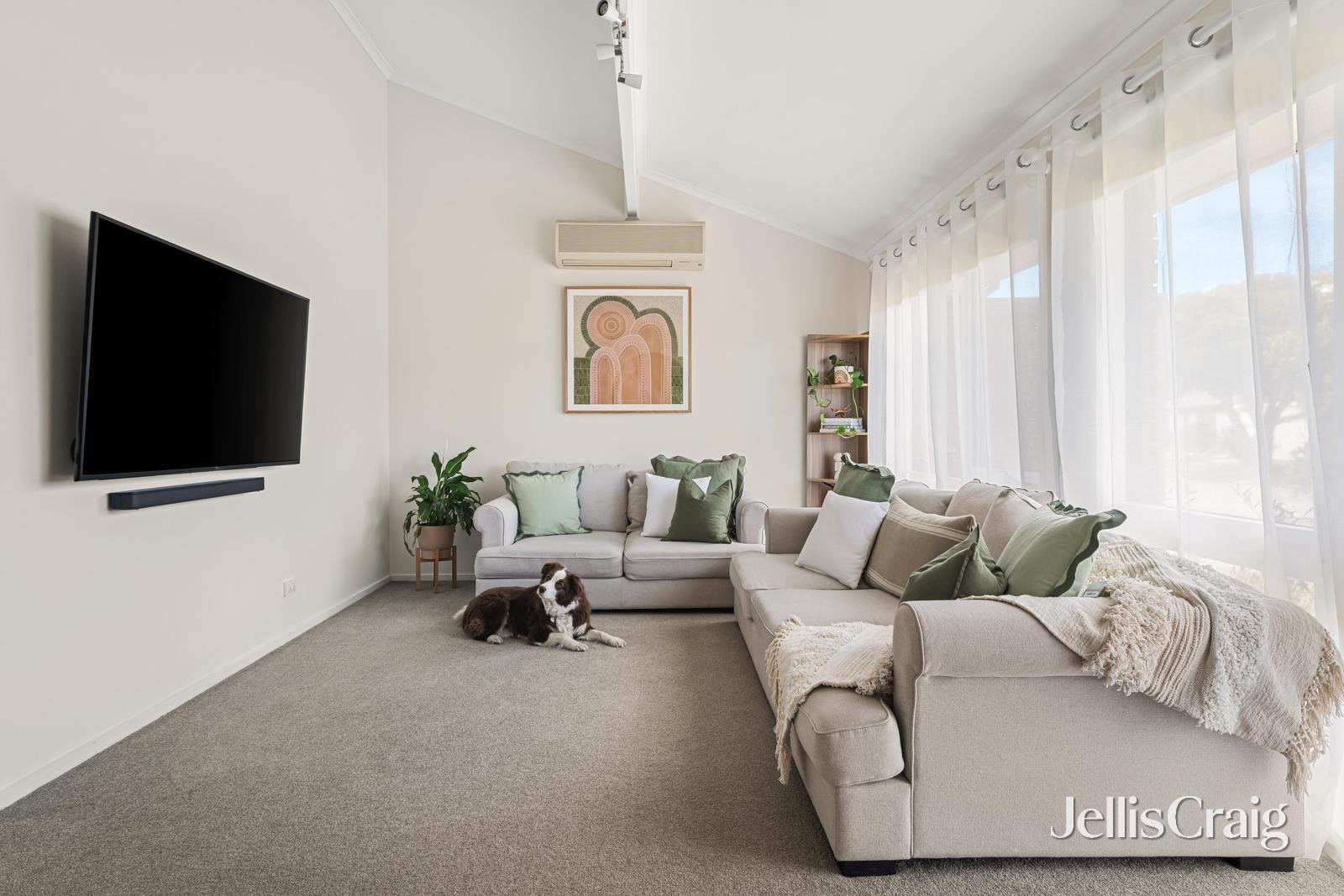 12 Arnold Drive, Chelsea image 5