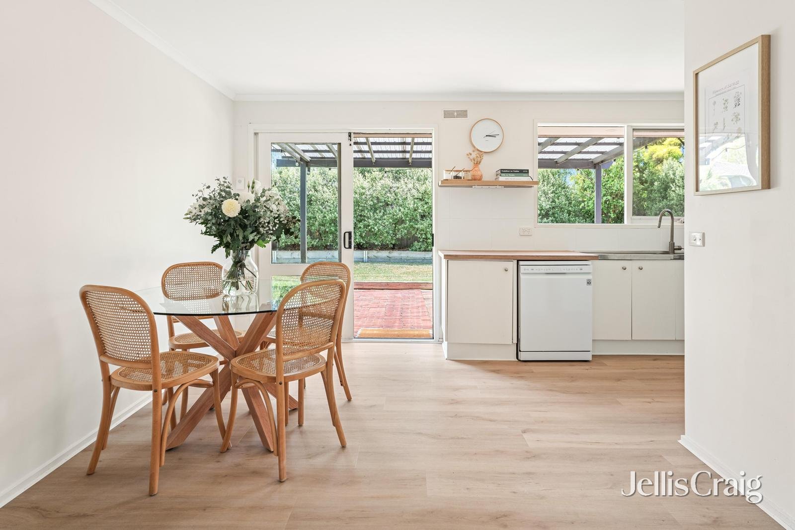 12 Arnold Drive, Chelsea image 6