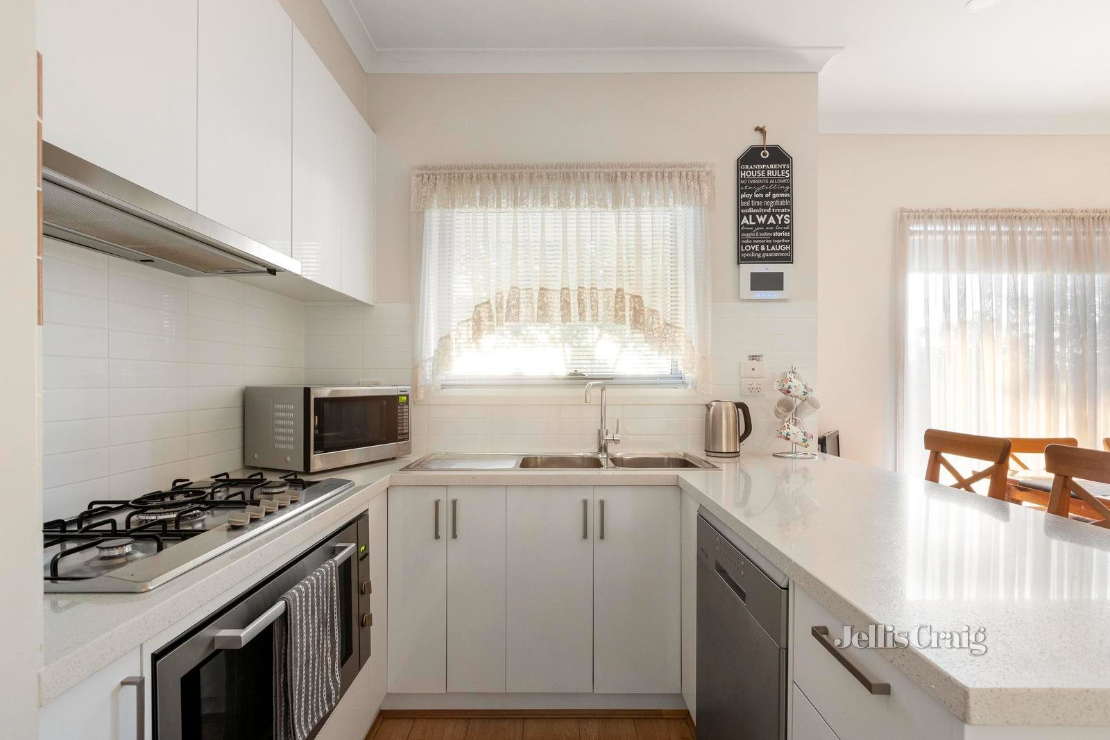 1/2 Aruma Court, Bundoora image 4
