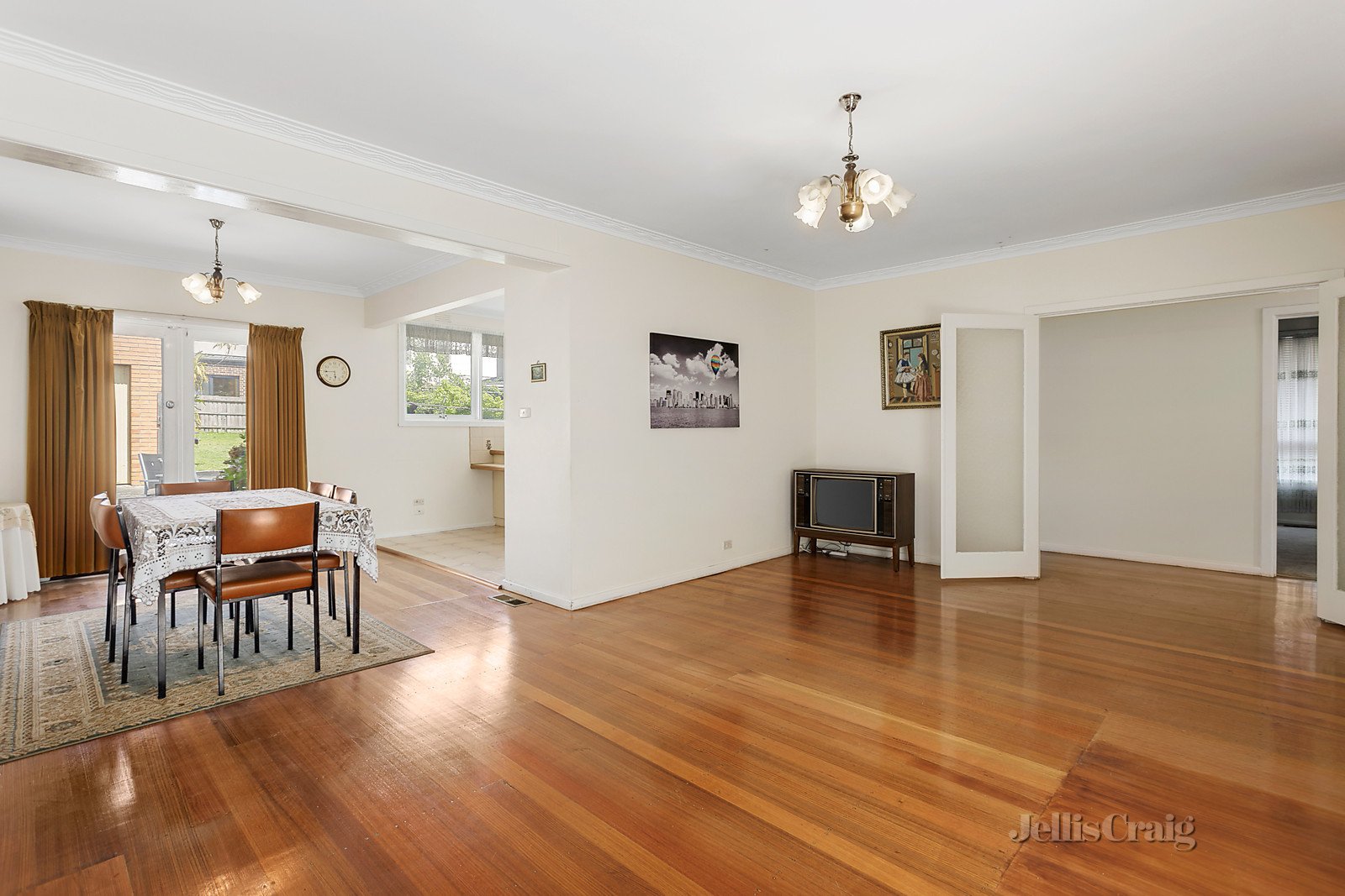 12 Ascot Street, Doncaster East image 4