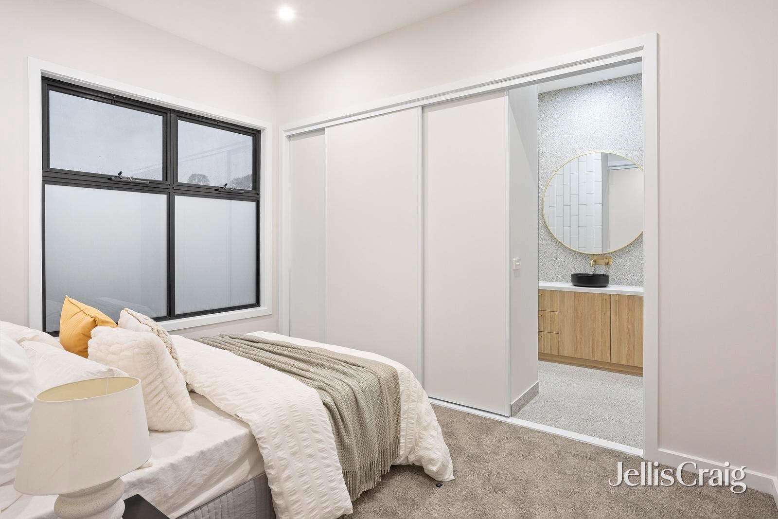 1/2 Bambra Court, Doncaster East image 10
