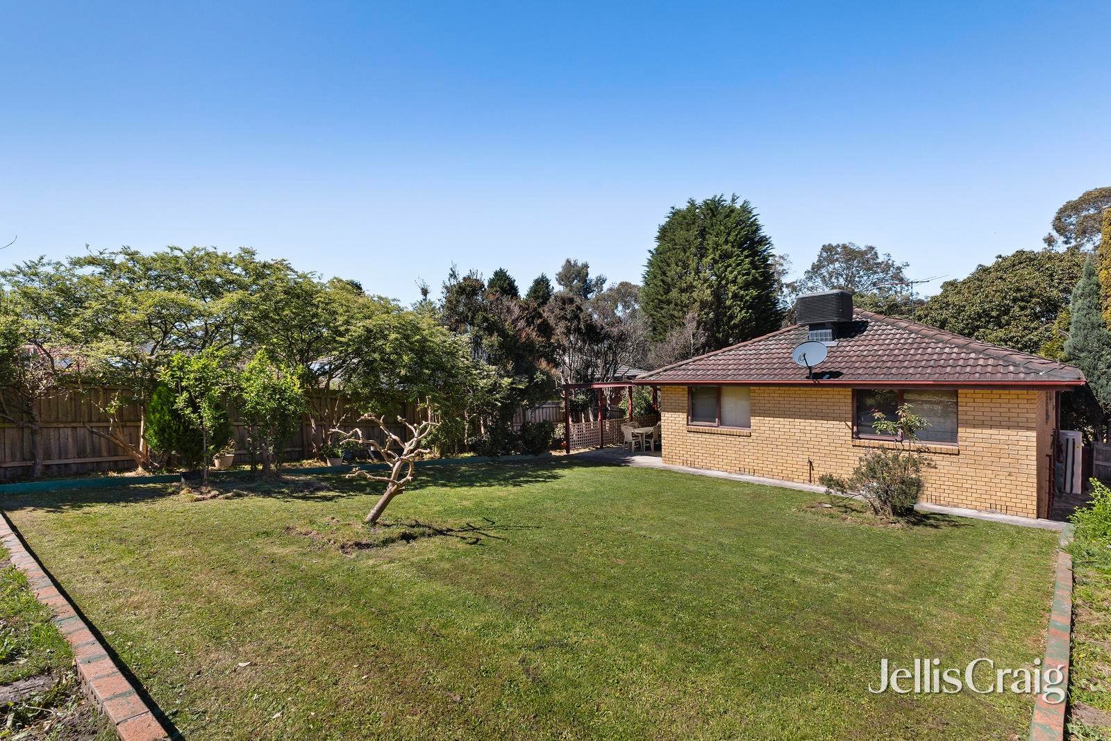 12 Barnesdale Drive, Vermont image 10