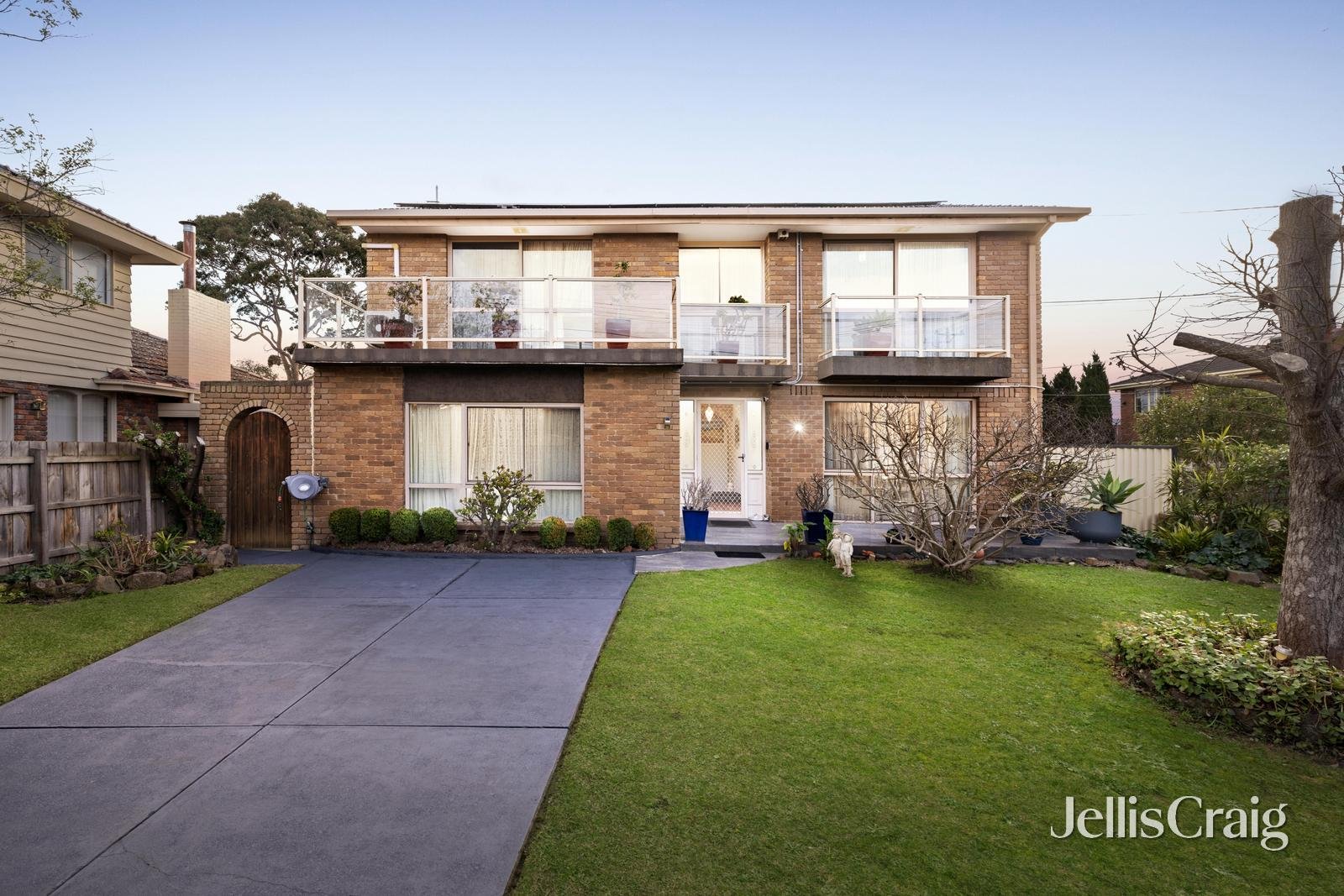 12 Barry Road, Burwood&nbsp;East image 1