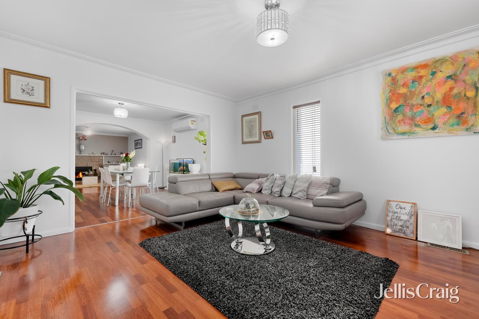 12 Barry Road, Burwood&nbsp;East image 2