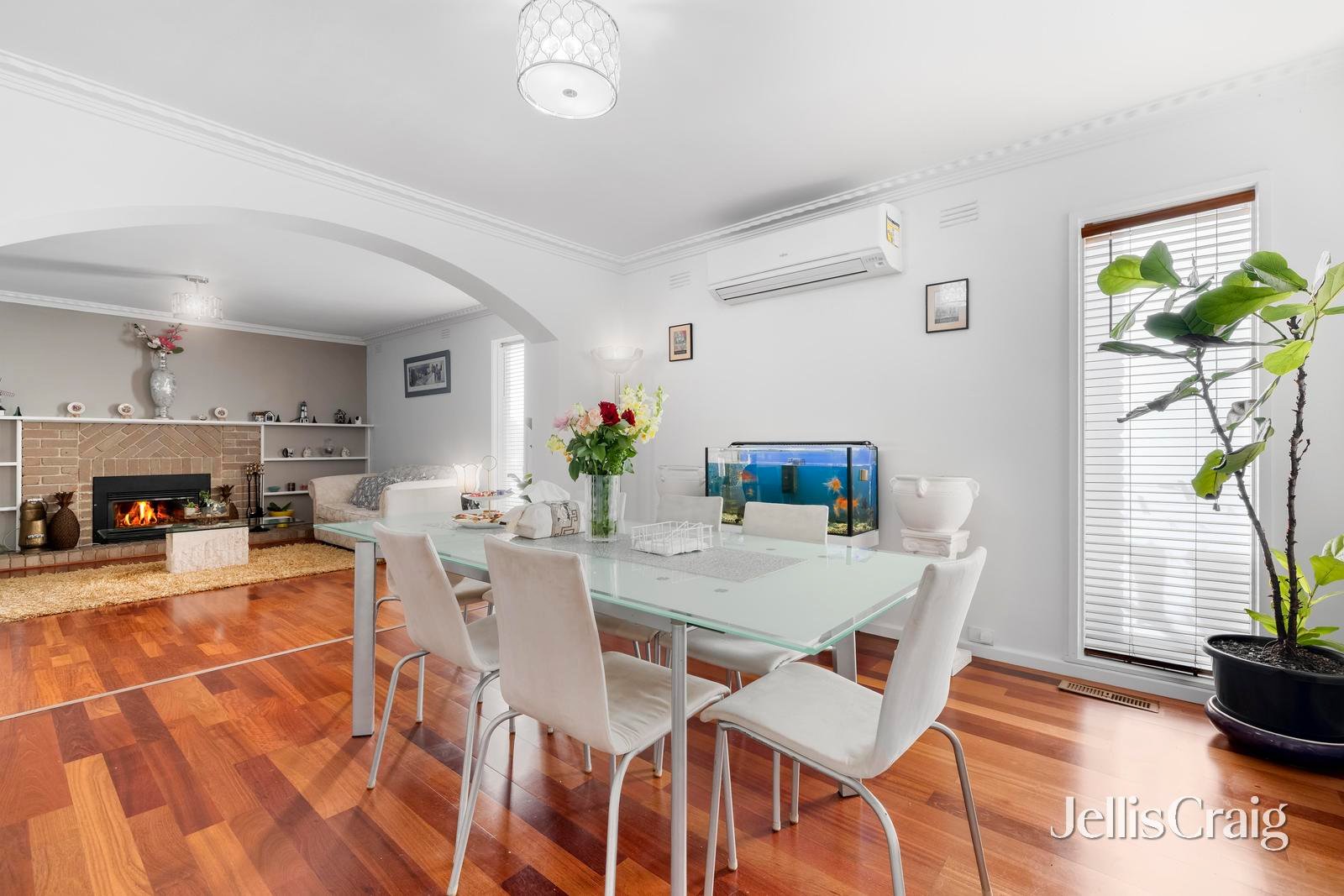 12 Barry Road, Burwood&nbsp;East image 3