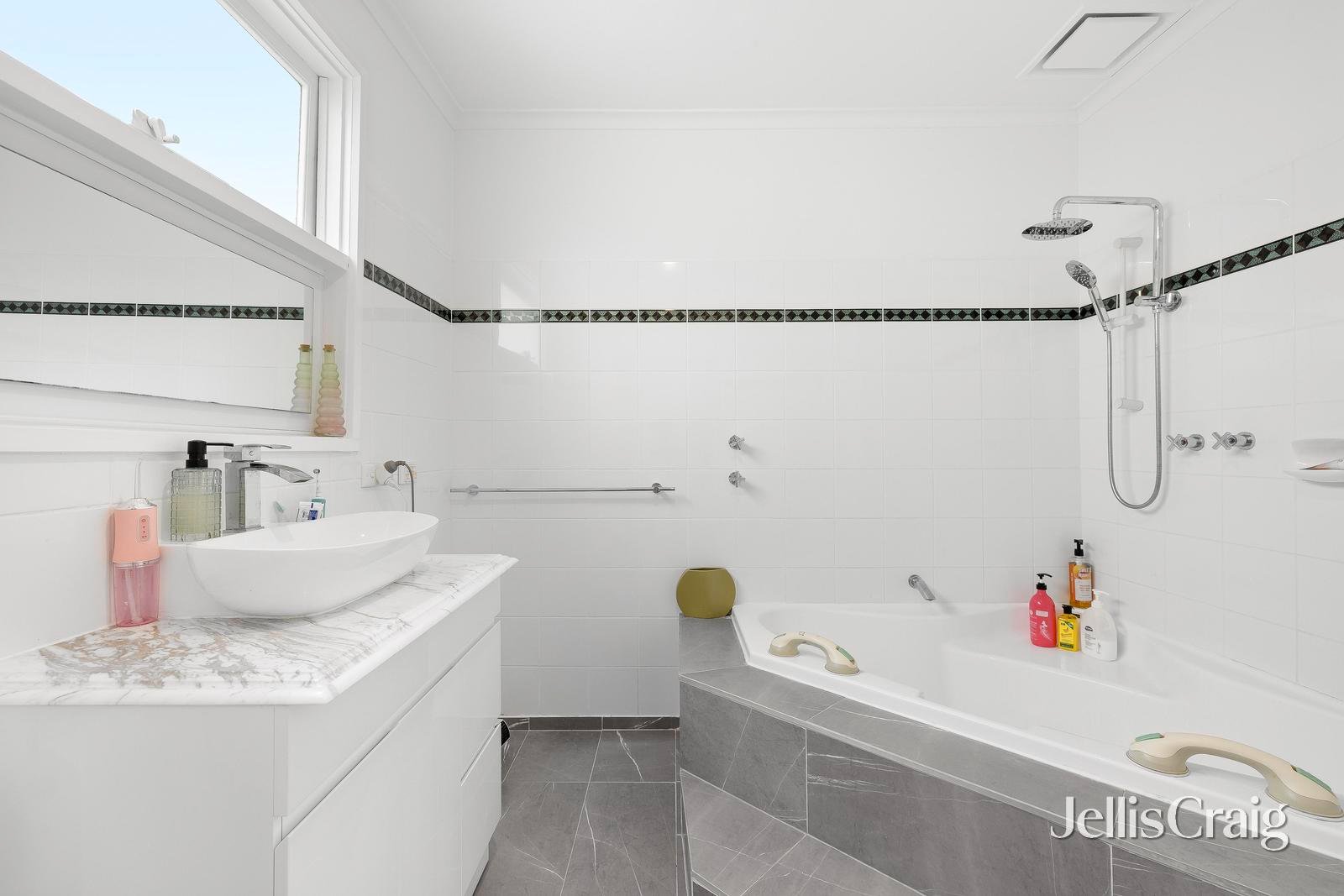 12 Barry Road, Burwood&nbsp;East image 12
