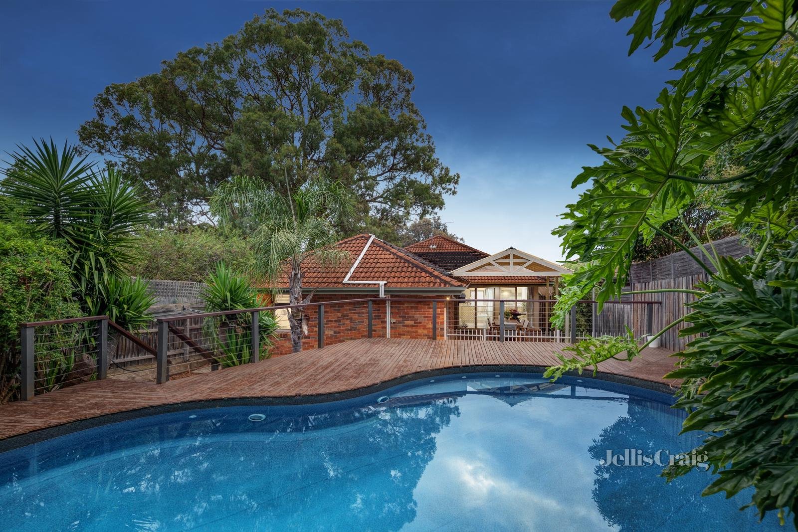 12 Beaconsfield Road, Briar Hill image 2