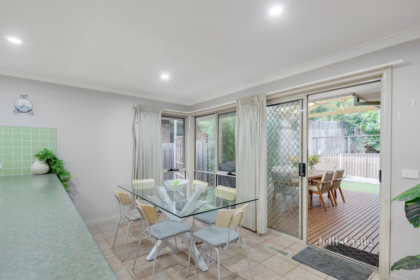 12 Beaconsfield Road, Briar Hill image 5