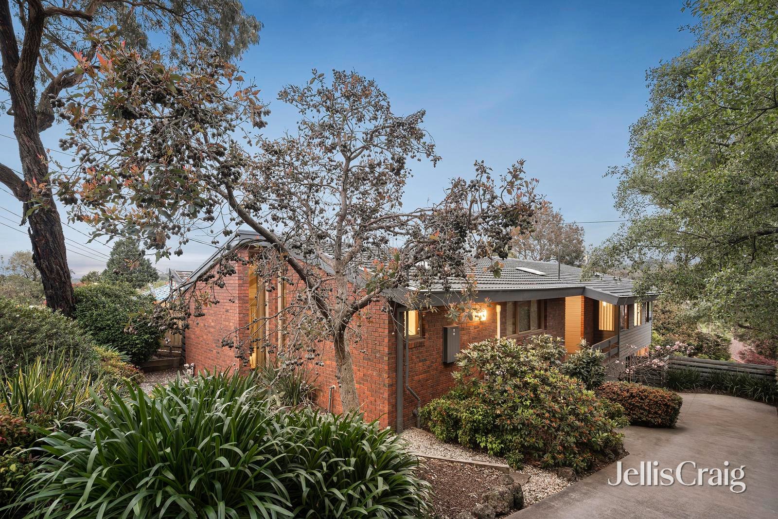 12 Beale Court, Templestowe image 1