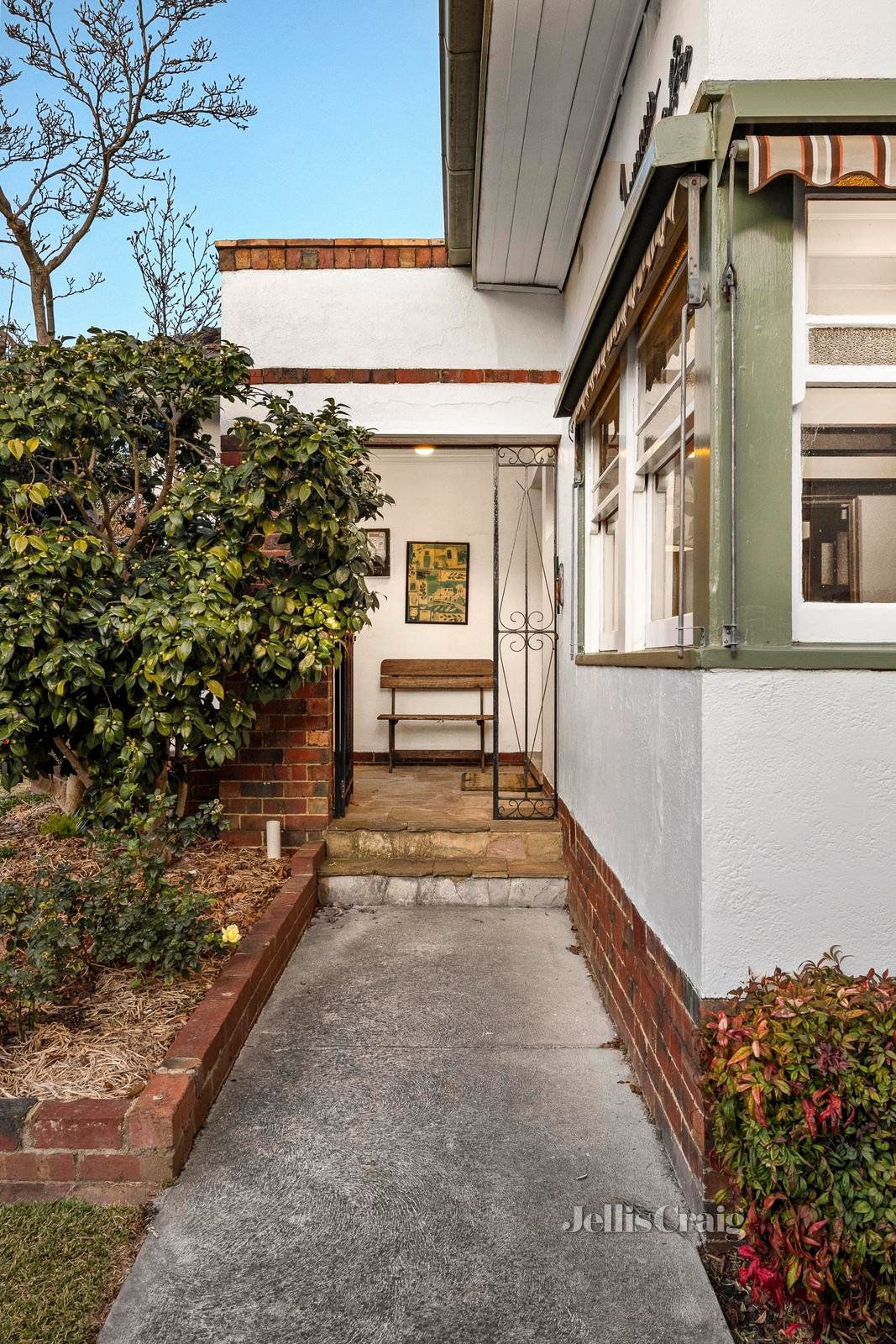 12 Beauville Avenue, Murrumbeena image 2