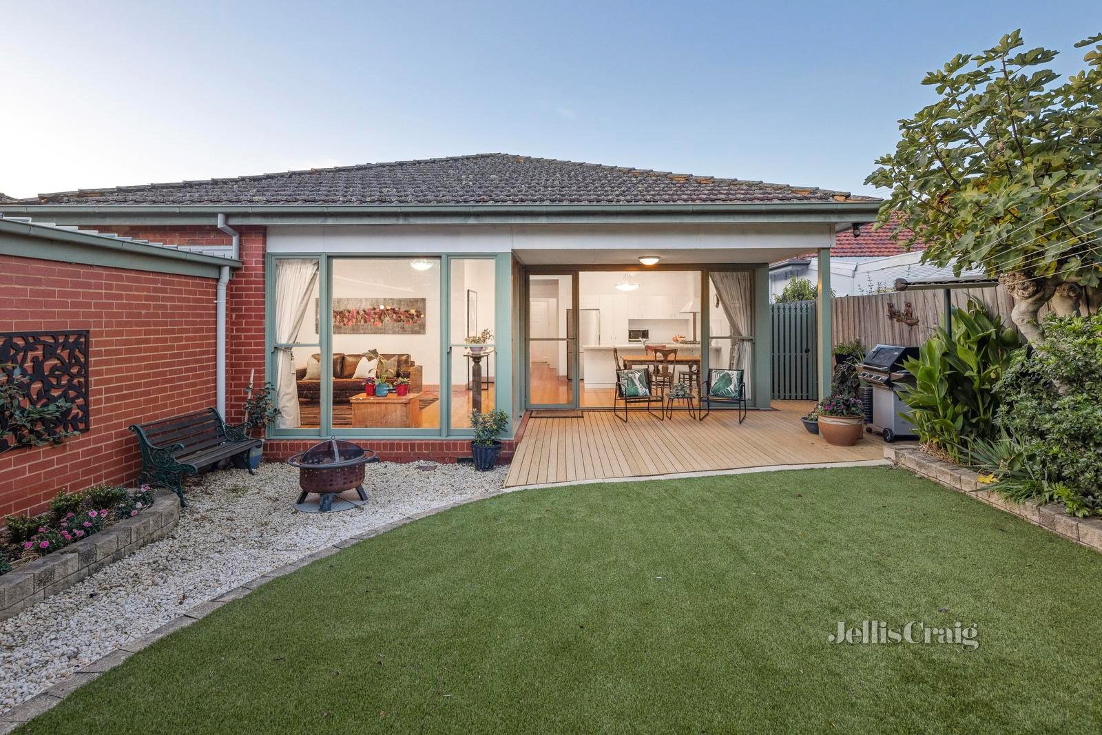 12 Beauville Avenue, Murrumbeena image 18