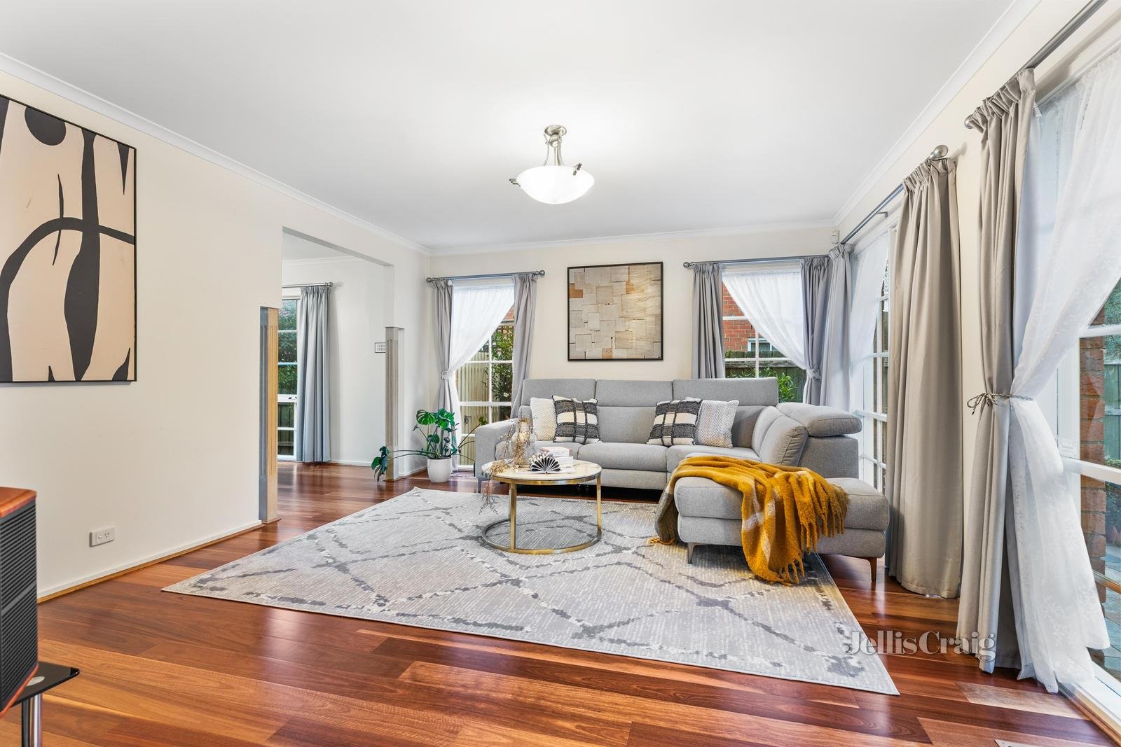 12 Bizley Street, Mount Waverley image 4