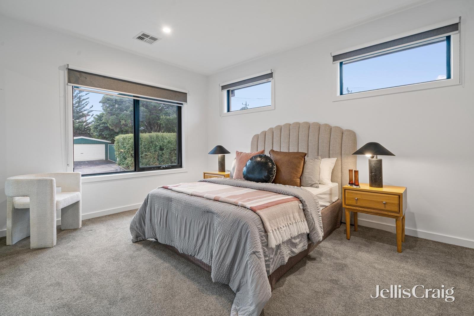 1/2 Boronia Grove, Doncaster East image 10
