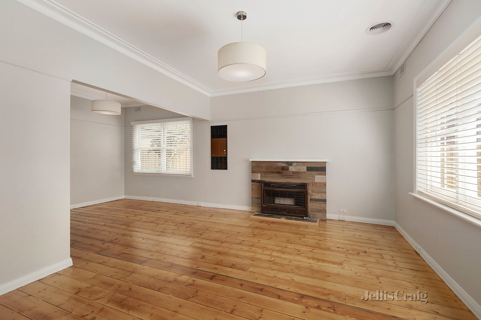 12 Brian Street, Bentleigh East image 3