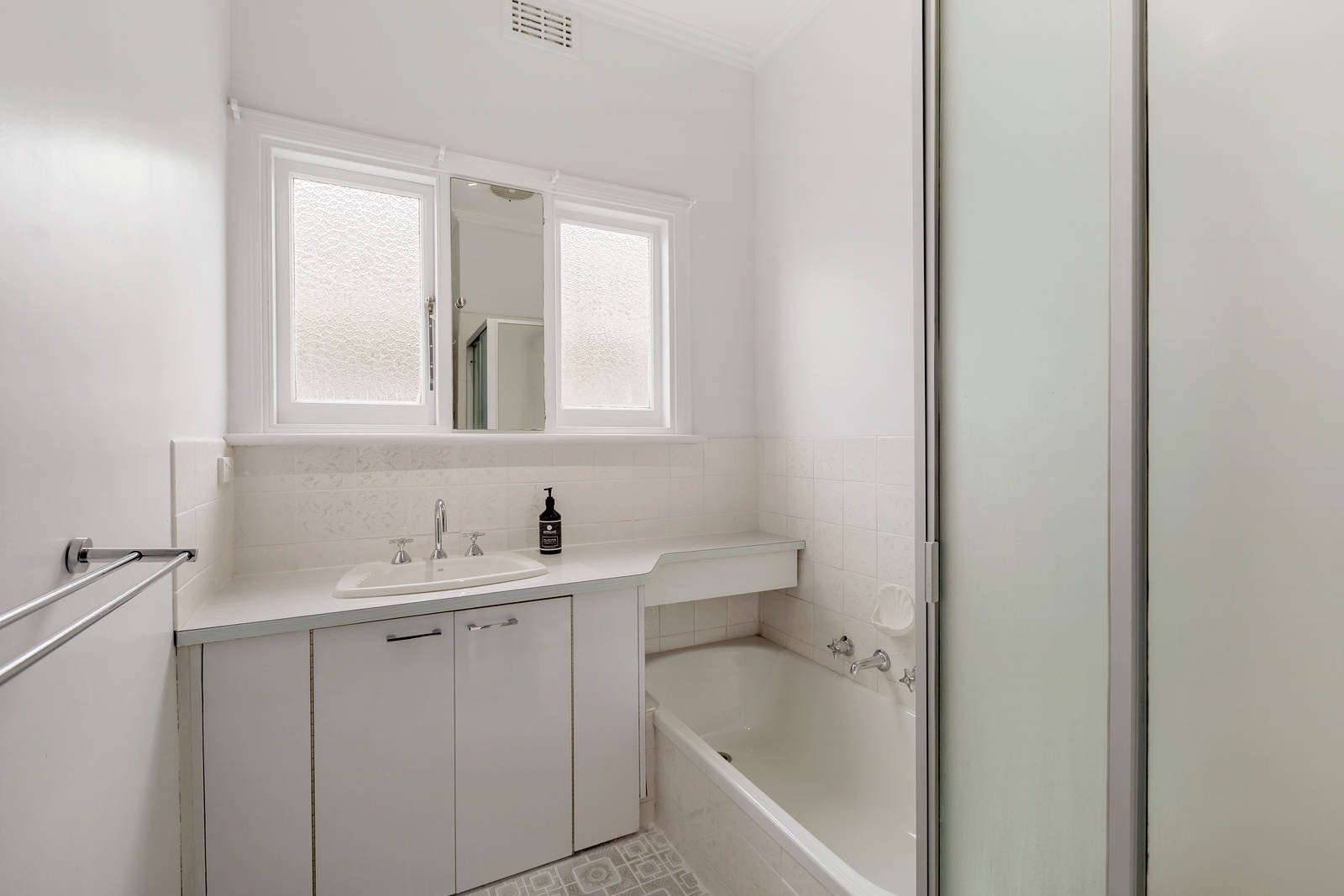 12 Brian Street, Bentleigh East image 6