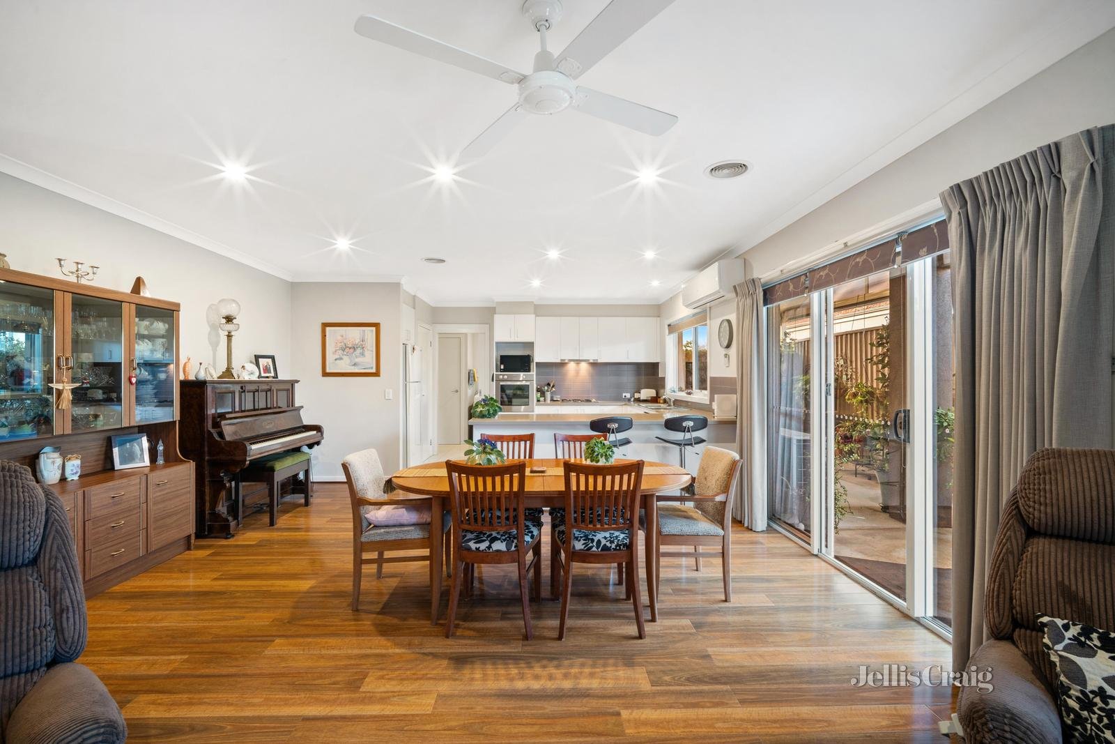 12 Brighton Court, Wendouree image 3