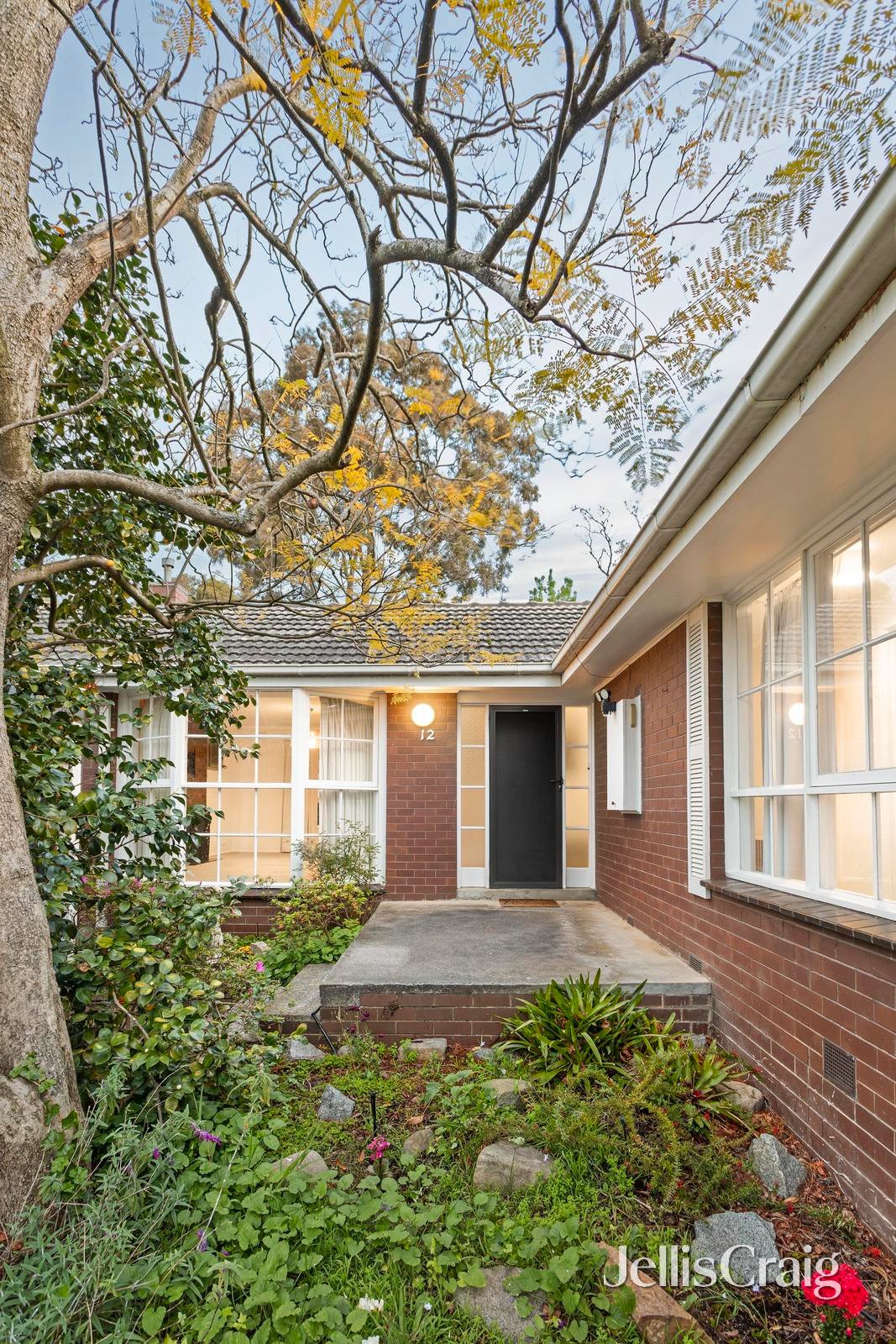 12 Broughton Avenue, Croydon image 2