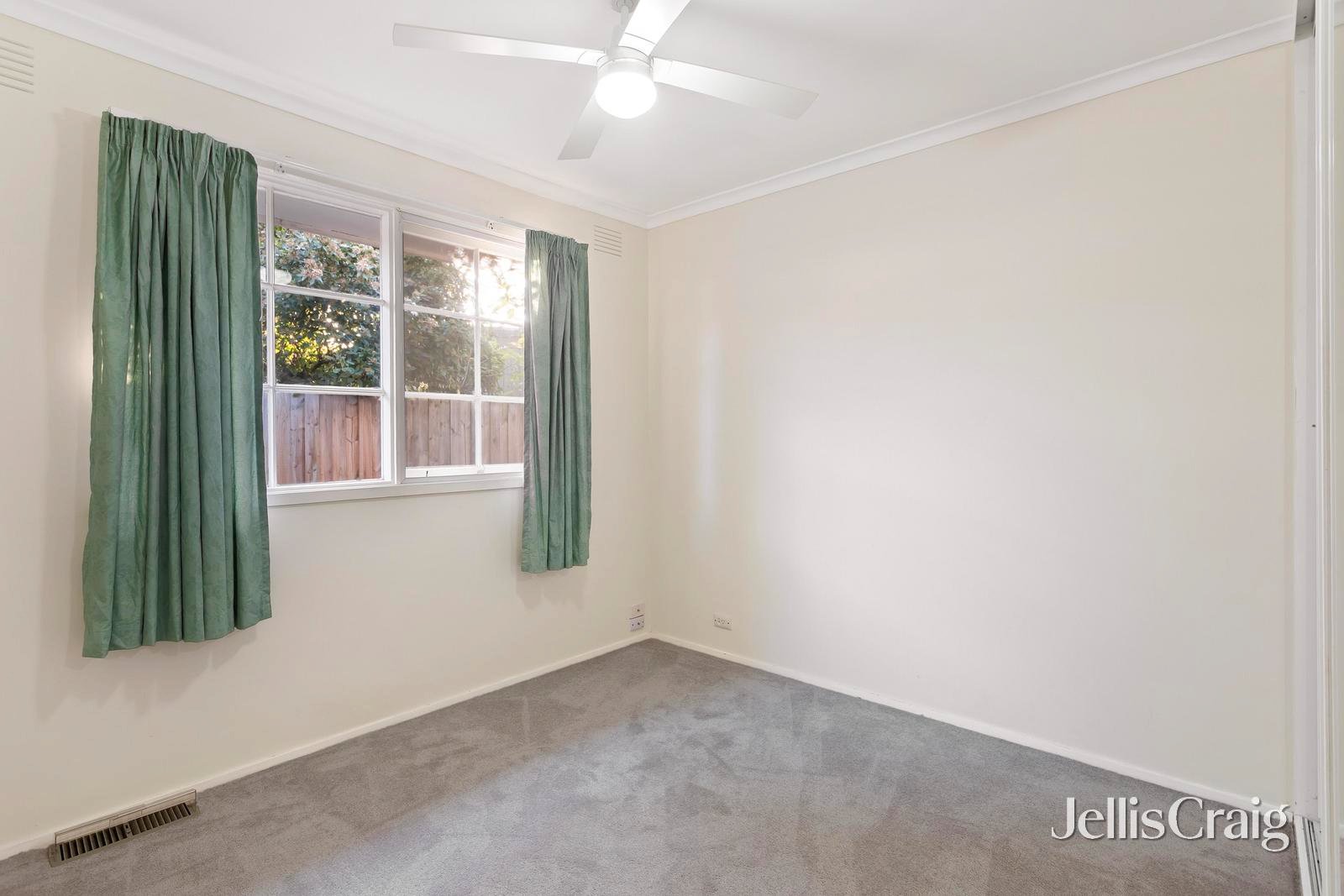 12 Broughton Avenue, Croydon image 11