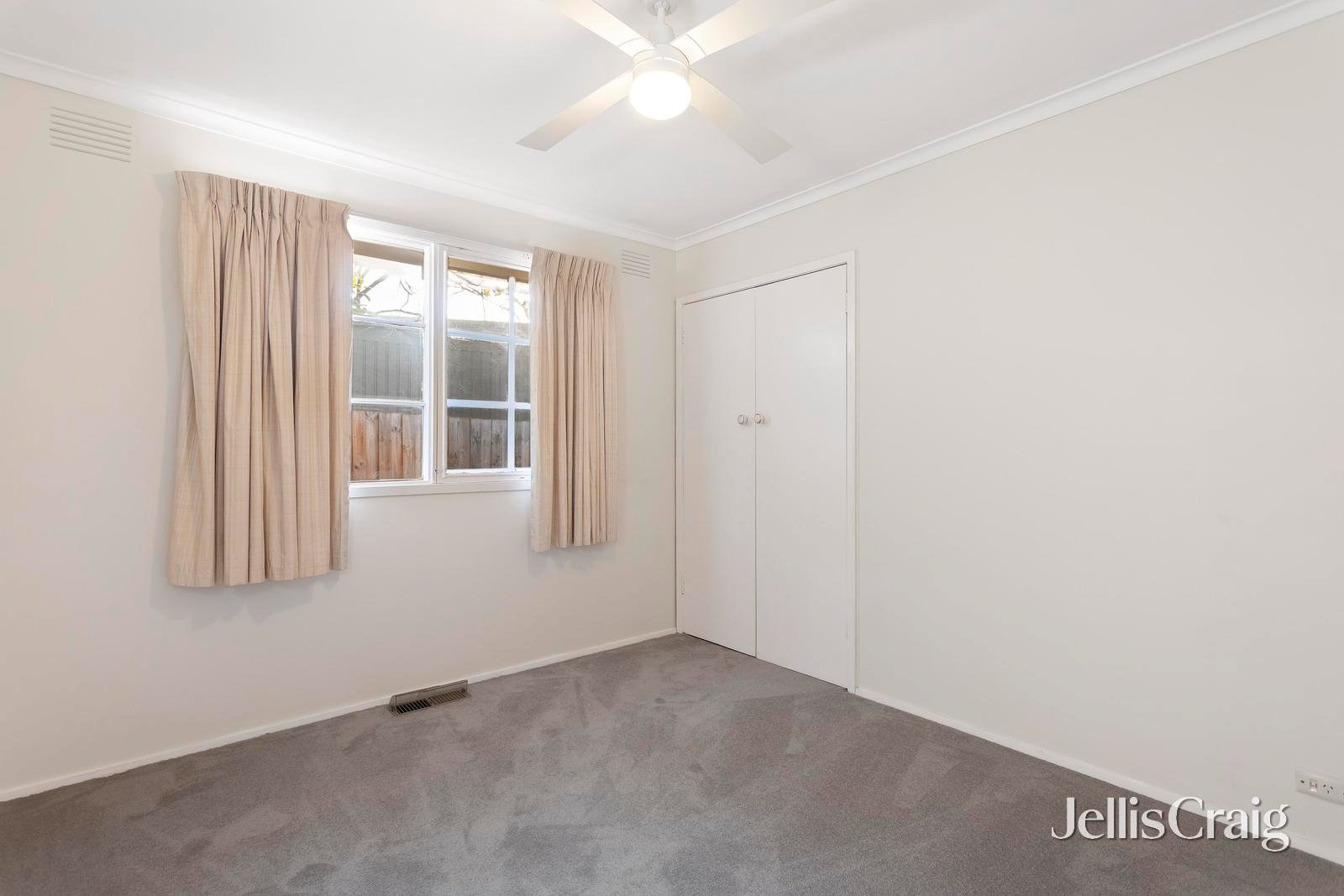 12 Broughton Avenue, Croydon image 12