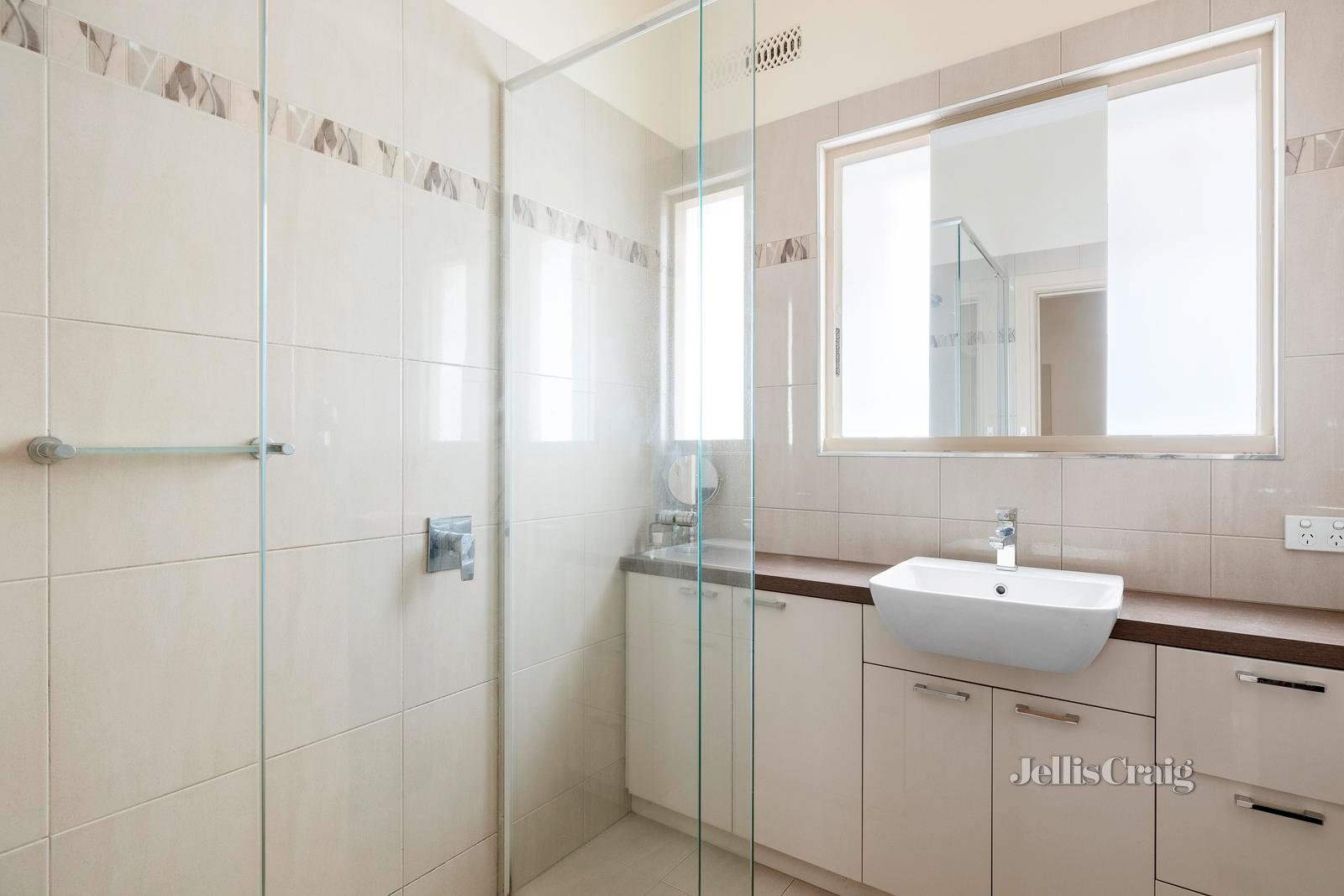 12 Bruce Street, Bentleigh image 9