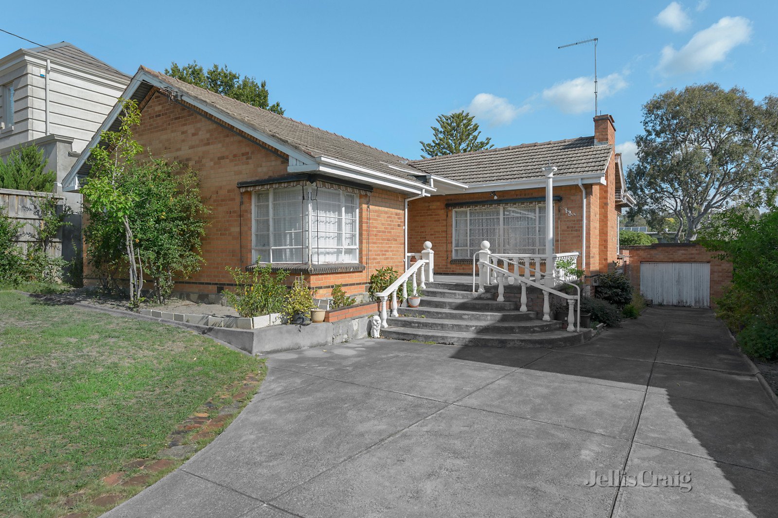 12 Burroughs Road, Balwyn image 7