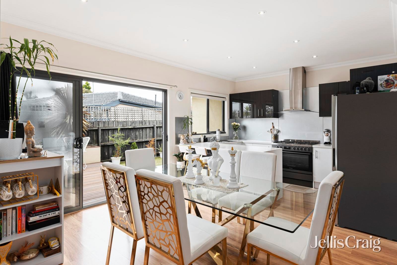 1/2 Burton Court, Bayswater image 3