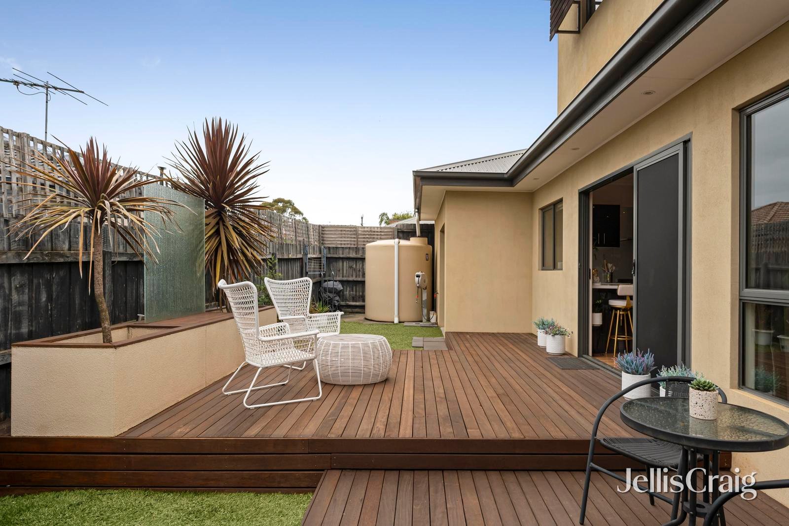 1/2 Burton Court, Bayswater image 10