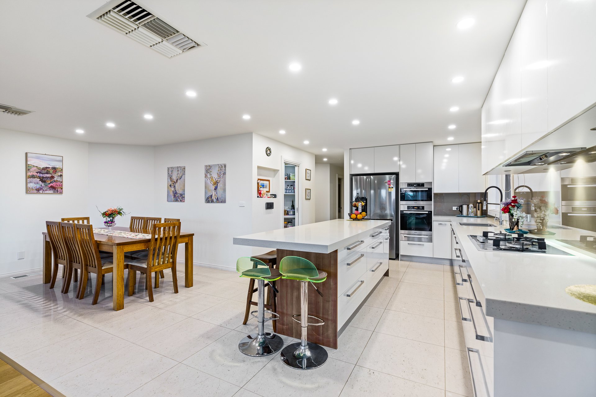 12 Caithness Crescent, Glen&nbsp;Waverley image 4