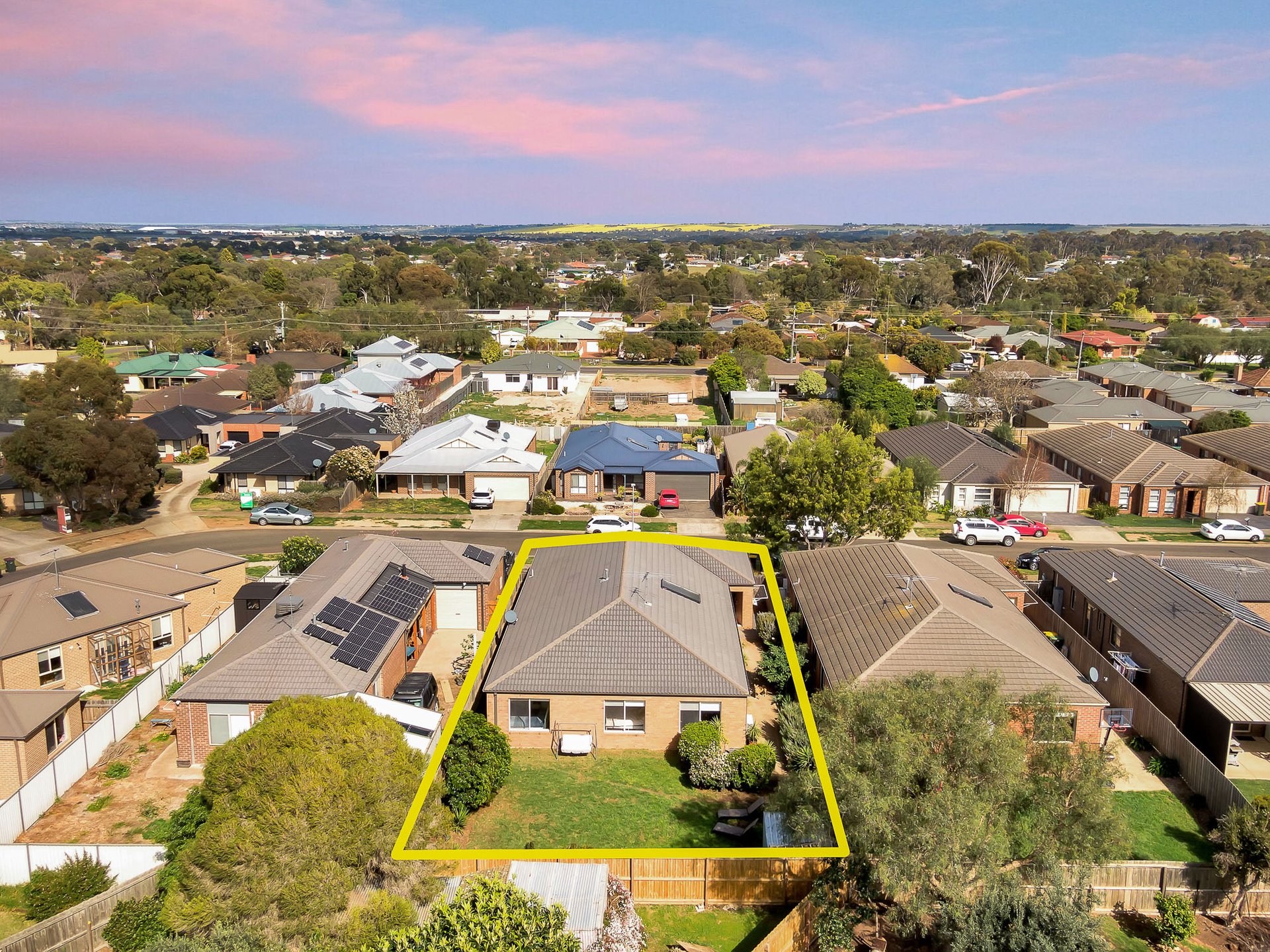 12 Canopus Crescent, Lara image 18
