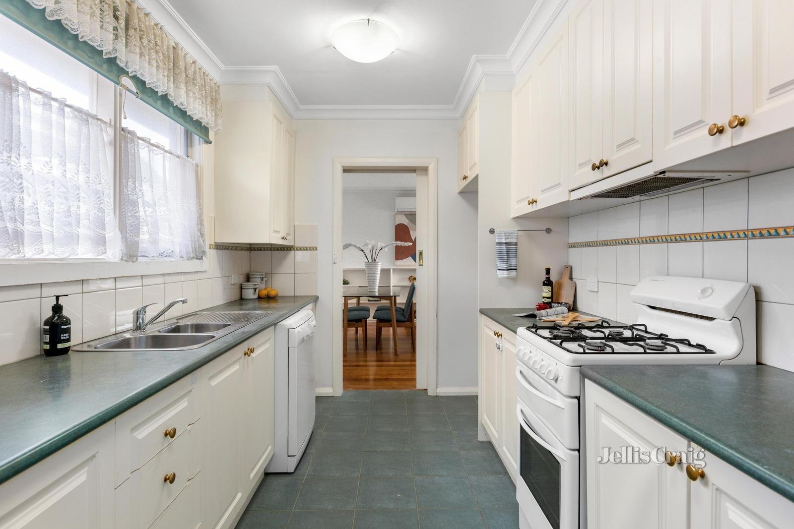 1/2 Capitol Avenue, Mckinnon image 5