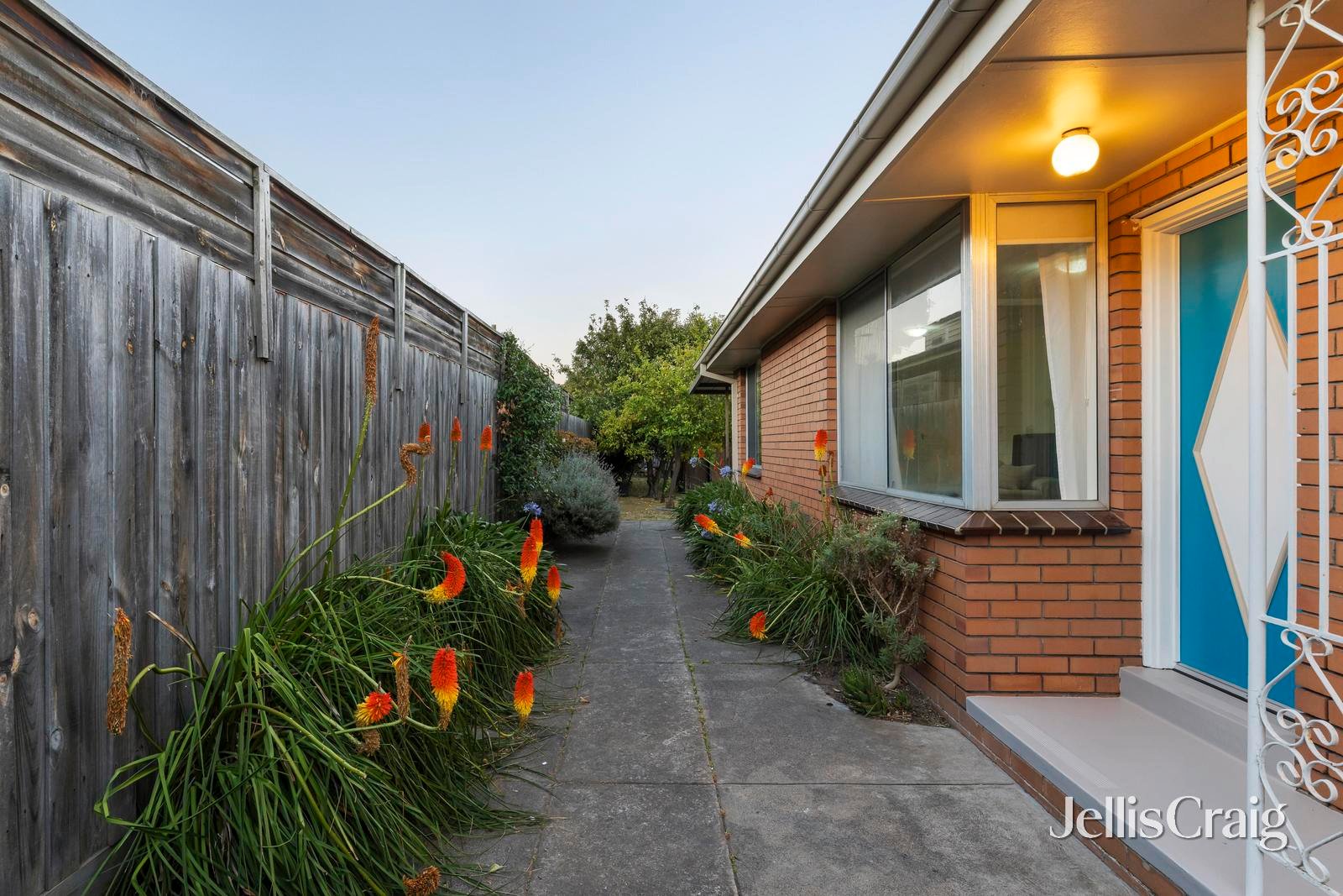 12 Carlisle Street, Preston image 2